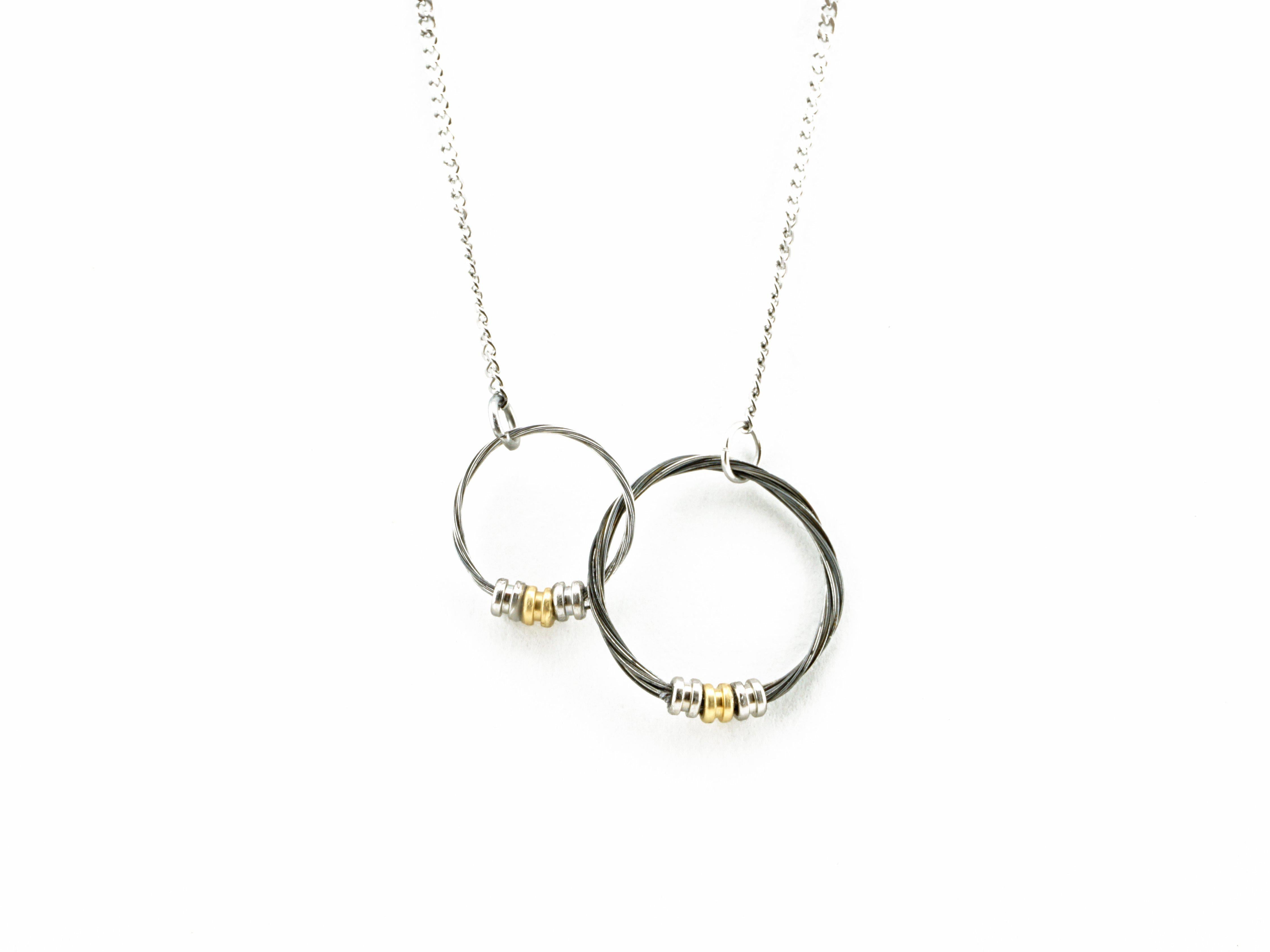 Interlocking Hoop Necklace
