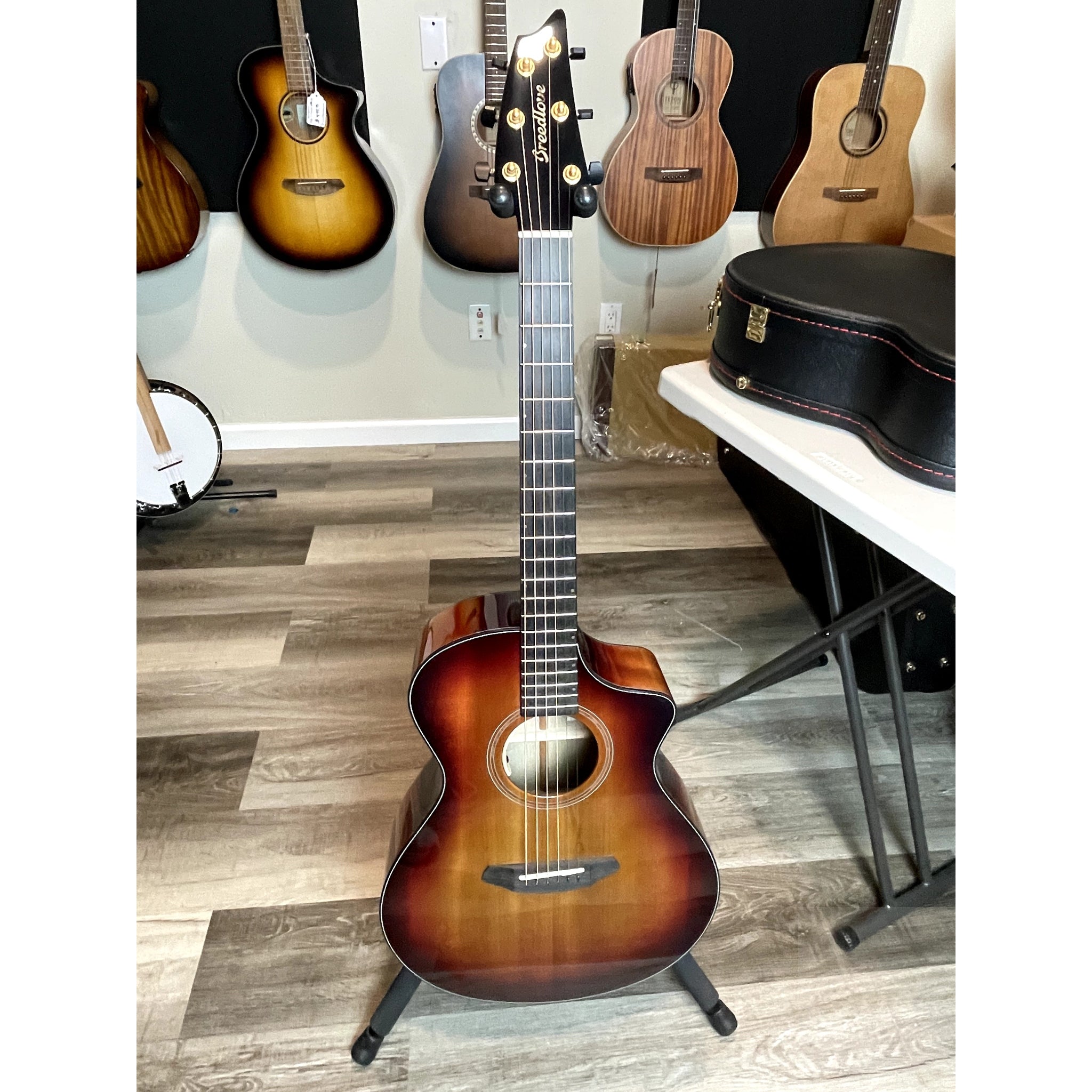 Oregon Concert Old Fashioned CE Myrtlewood - Myrtlewood - El Cajon Guitars and Music