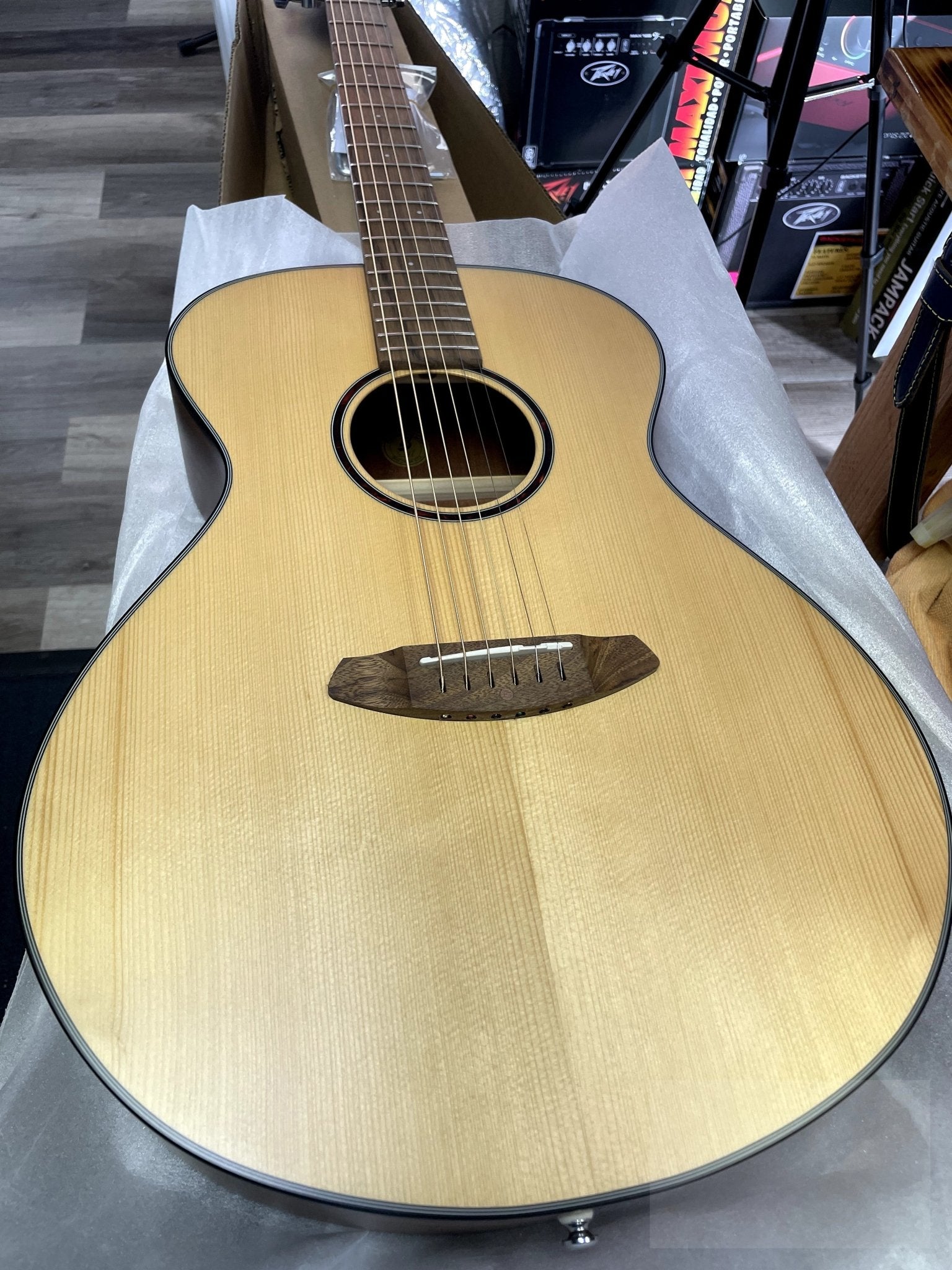 Breedlove Discovery S Concert European - African Mahogany - El Cajon Guitars and Music