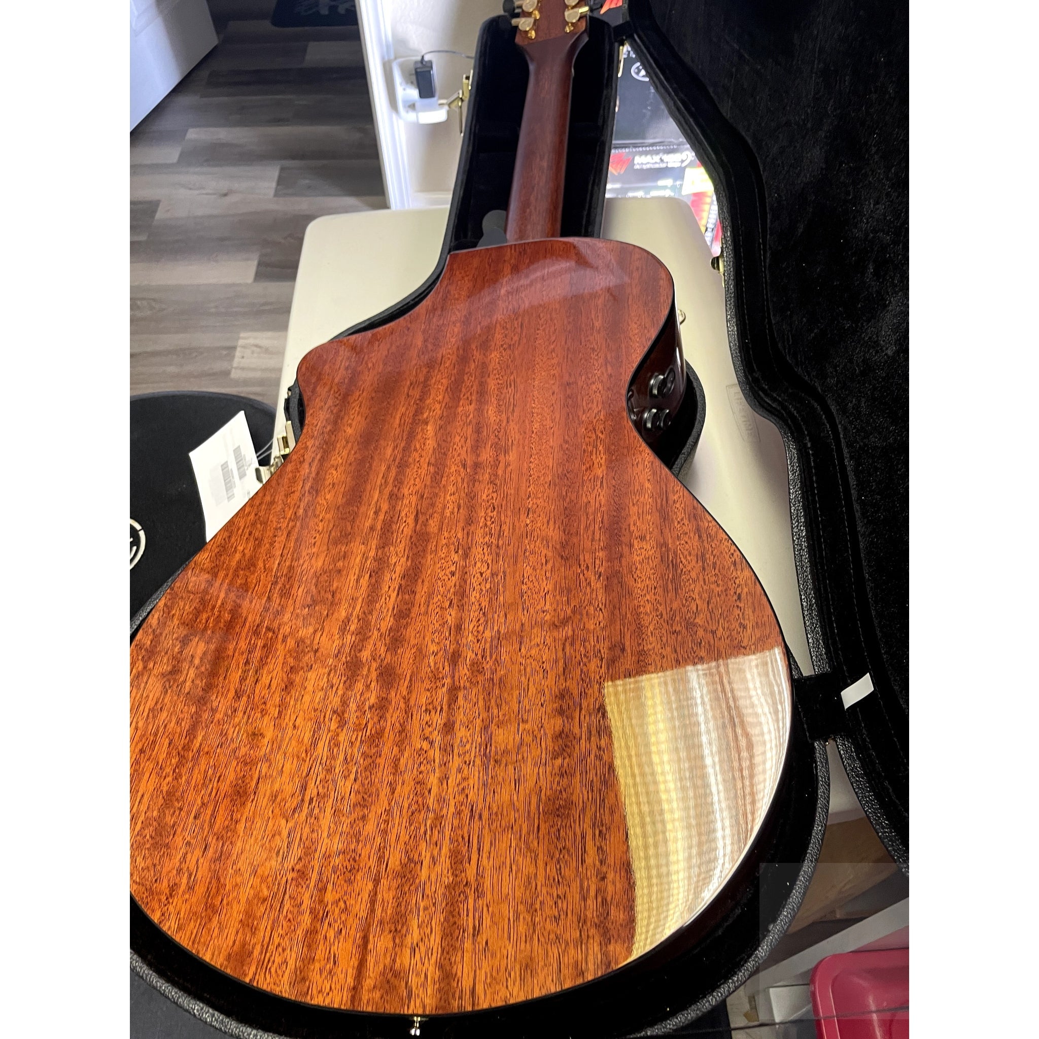 Breedlove Solo Pro Concert Edgeburst 12 String CE Red Cedar - African Mahogany - El Cajon Guitars and Music