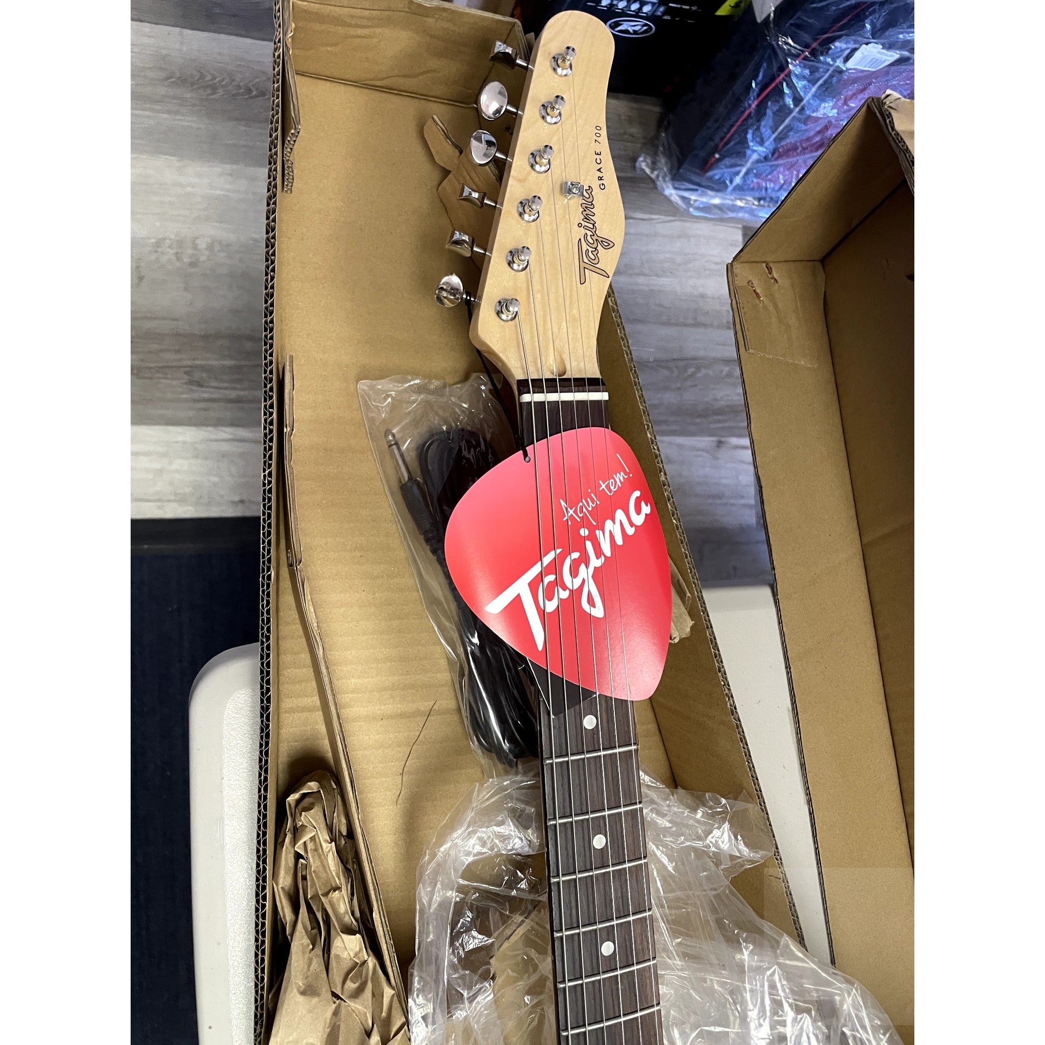 Tagima Grace 700 Honey Burst with Rosewood Fretboard - El Cajon Guitars and Music