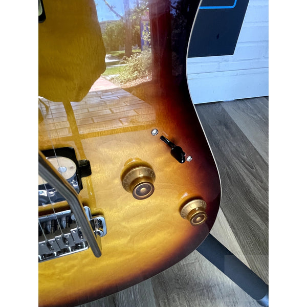 Tagima Grace 700 Honey Burst with Rosewood Fretboard - El Cajon Guitars and Music