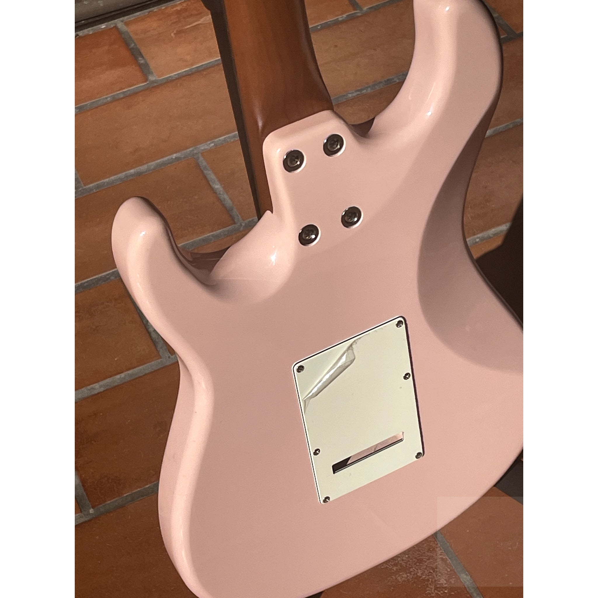Tagima T 640 Super Classic Electric Guitar with Single Coil neck and middle, Humbucker Bridge - El Cajon Guitars and Music