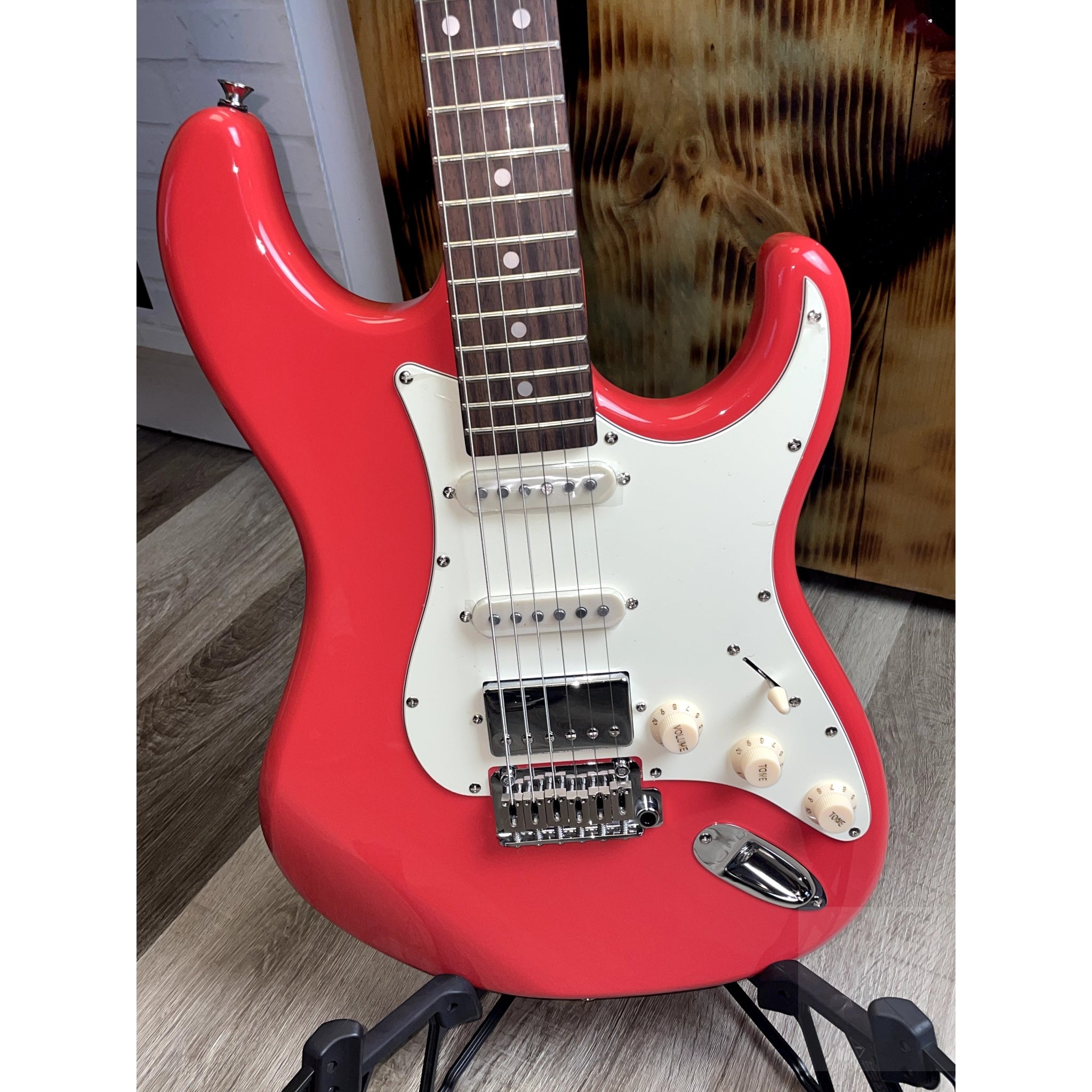 Tagima T 640 Super Classic Electric Guitar with Single Coil neck and middle, Humbucker Bridge - El Cajon Guitars and Music