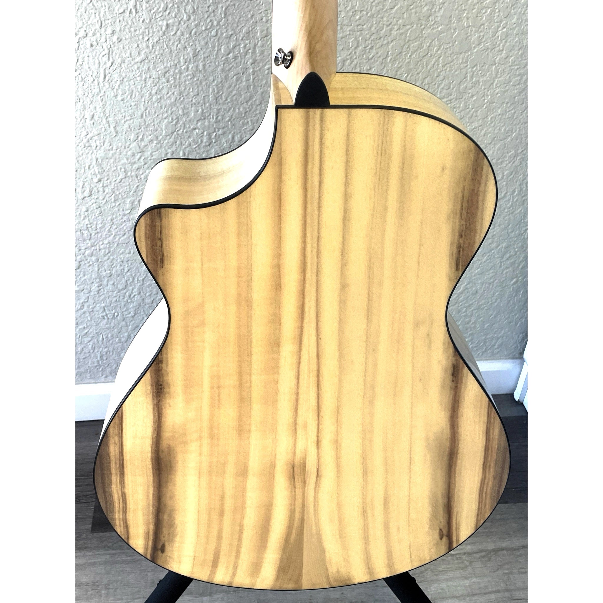 Full-body close-up of the solid Myrtlewood back on Breedlove Oregon Concerto CE – serial 30844