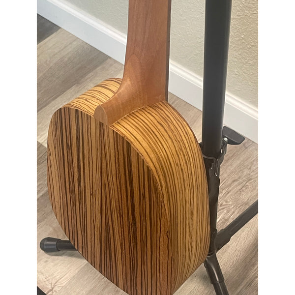 Suzuki SUKS-PA-ZB 21" Soprano Ukulele with Padded Bag – Zebrawood