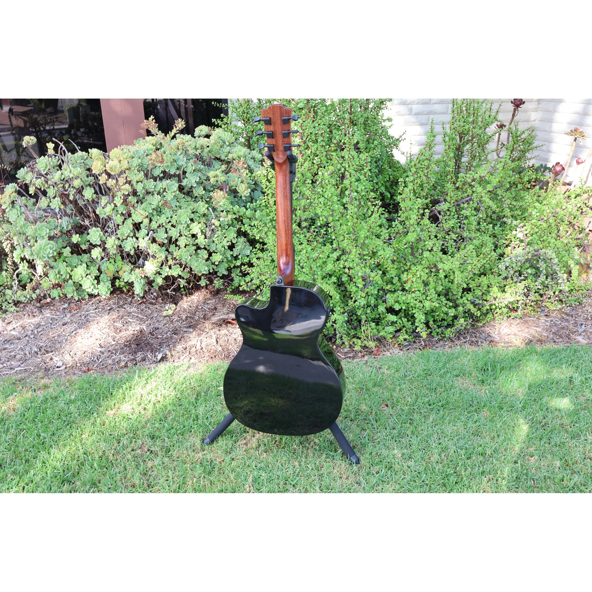 Lâg Tramontane Special T118 Auditorium Bevel Cutaway Acoustic-Electric Guitar – Black
