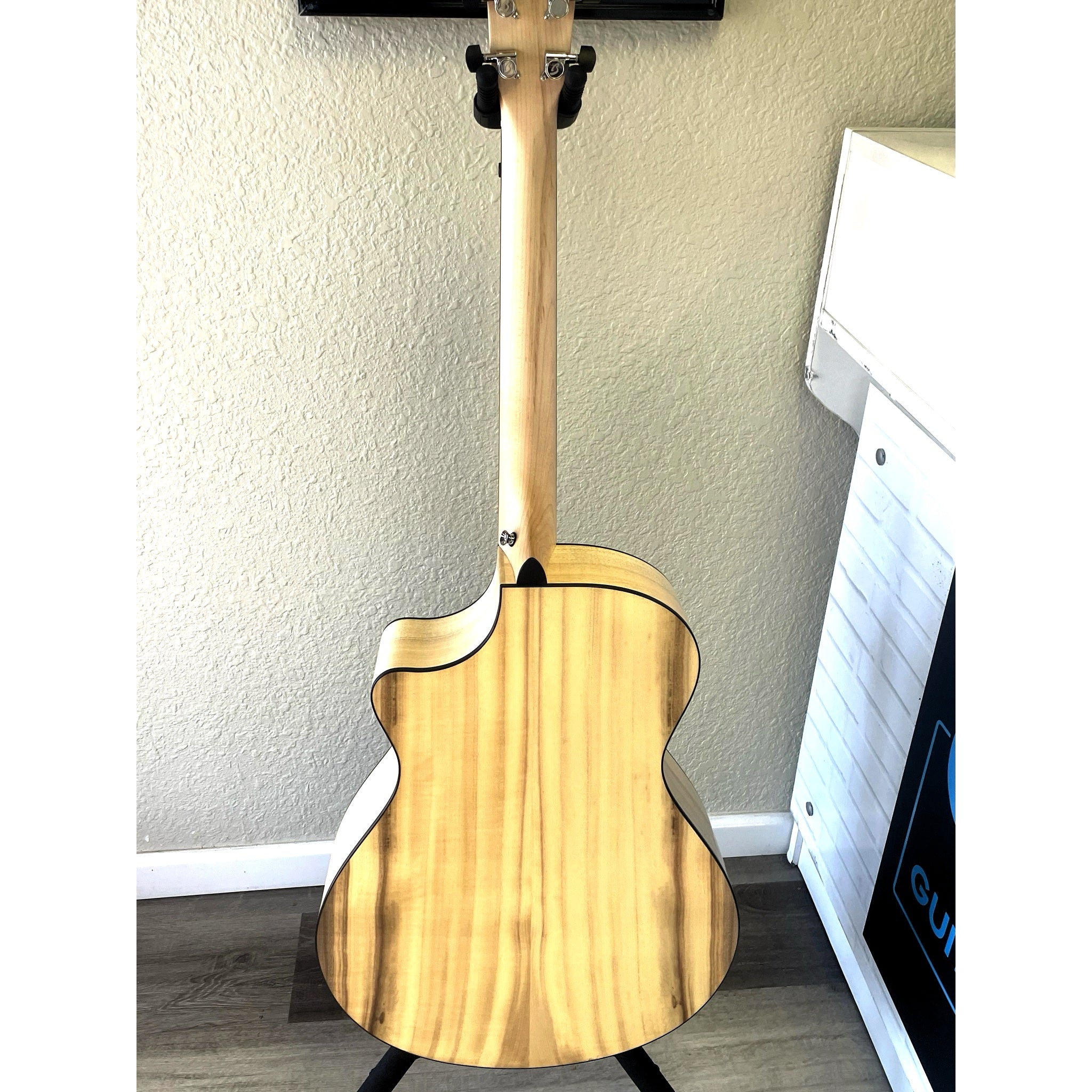 Back of Guitar -Breedlove Oregon Concerto CE serial 30844