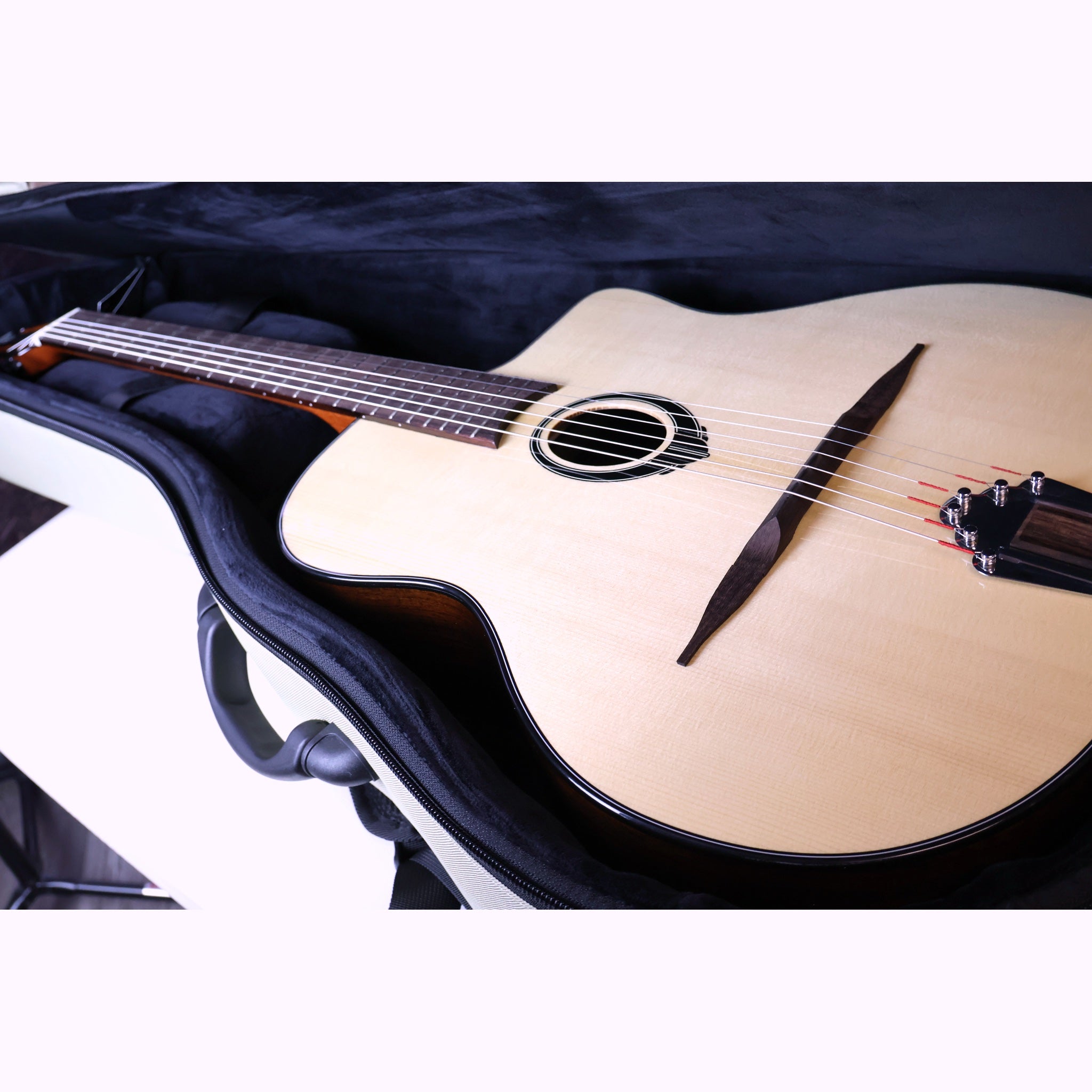 Lâg SL200 Petite Bouche Gypsy Jazz Guitar