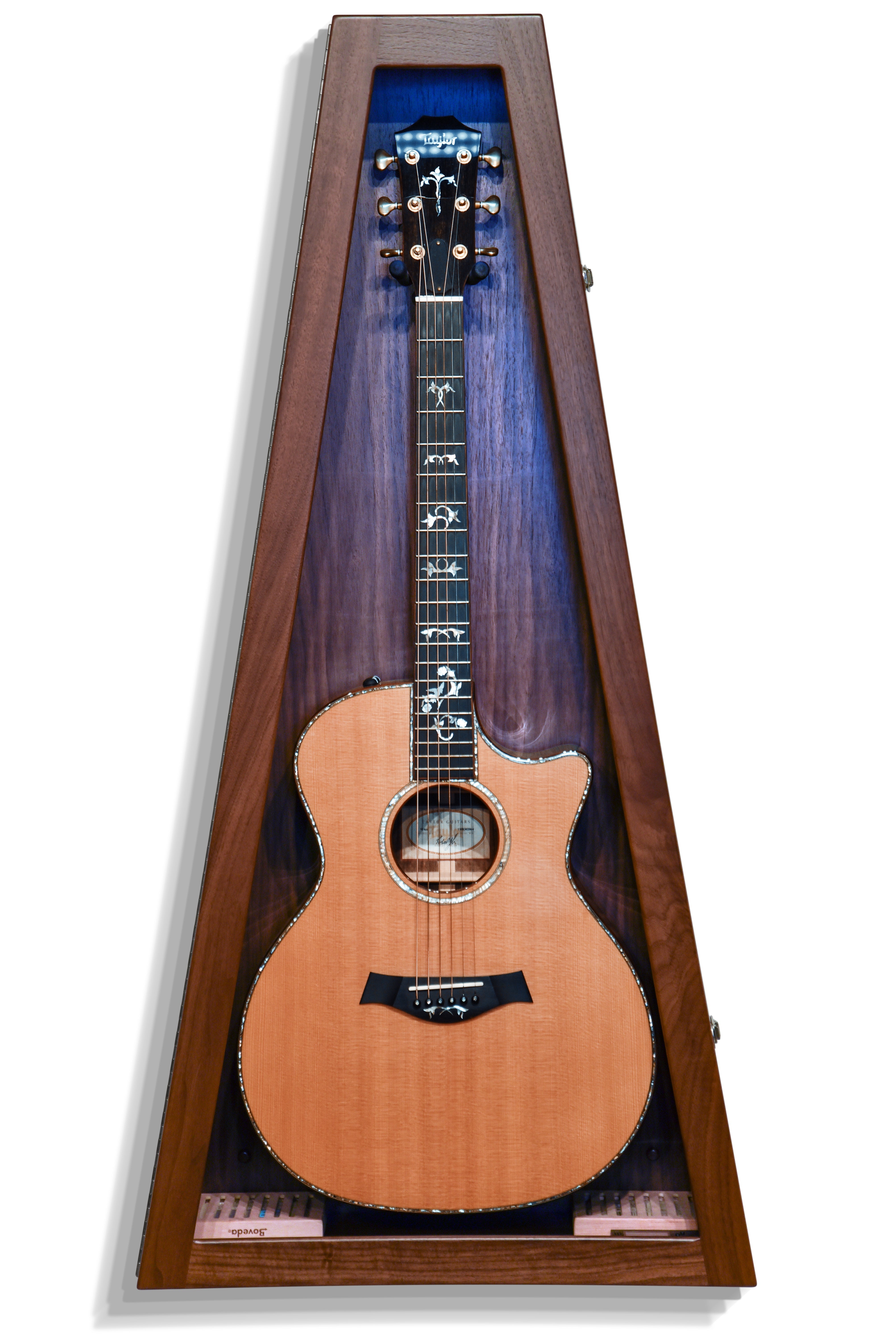 ClimaCase Triangle Humidor - Walnut