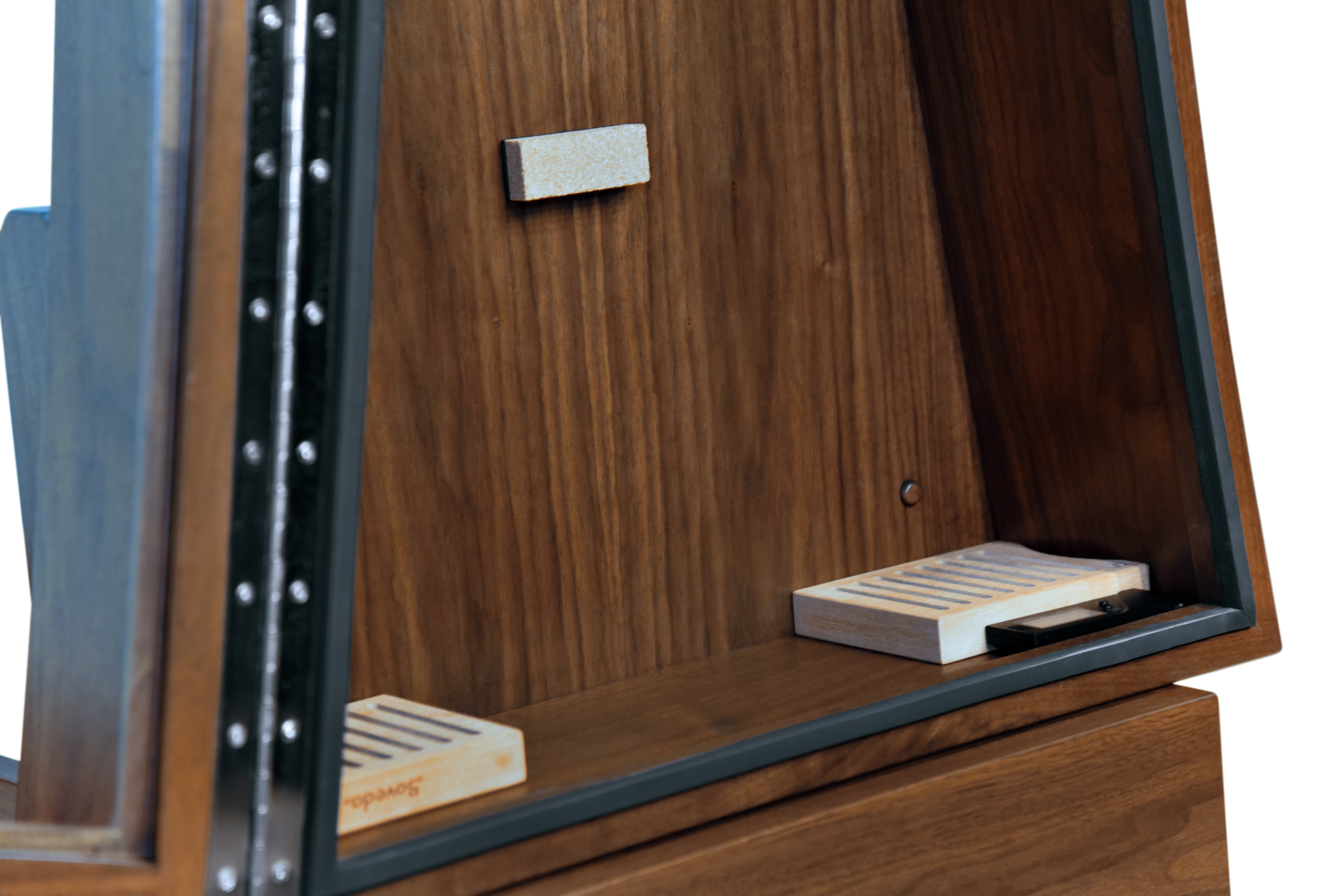 ClimaStand Triangle Humidor with Base - Walnut