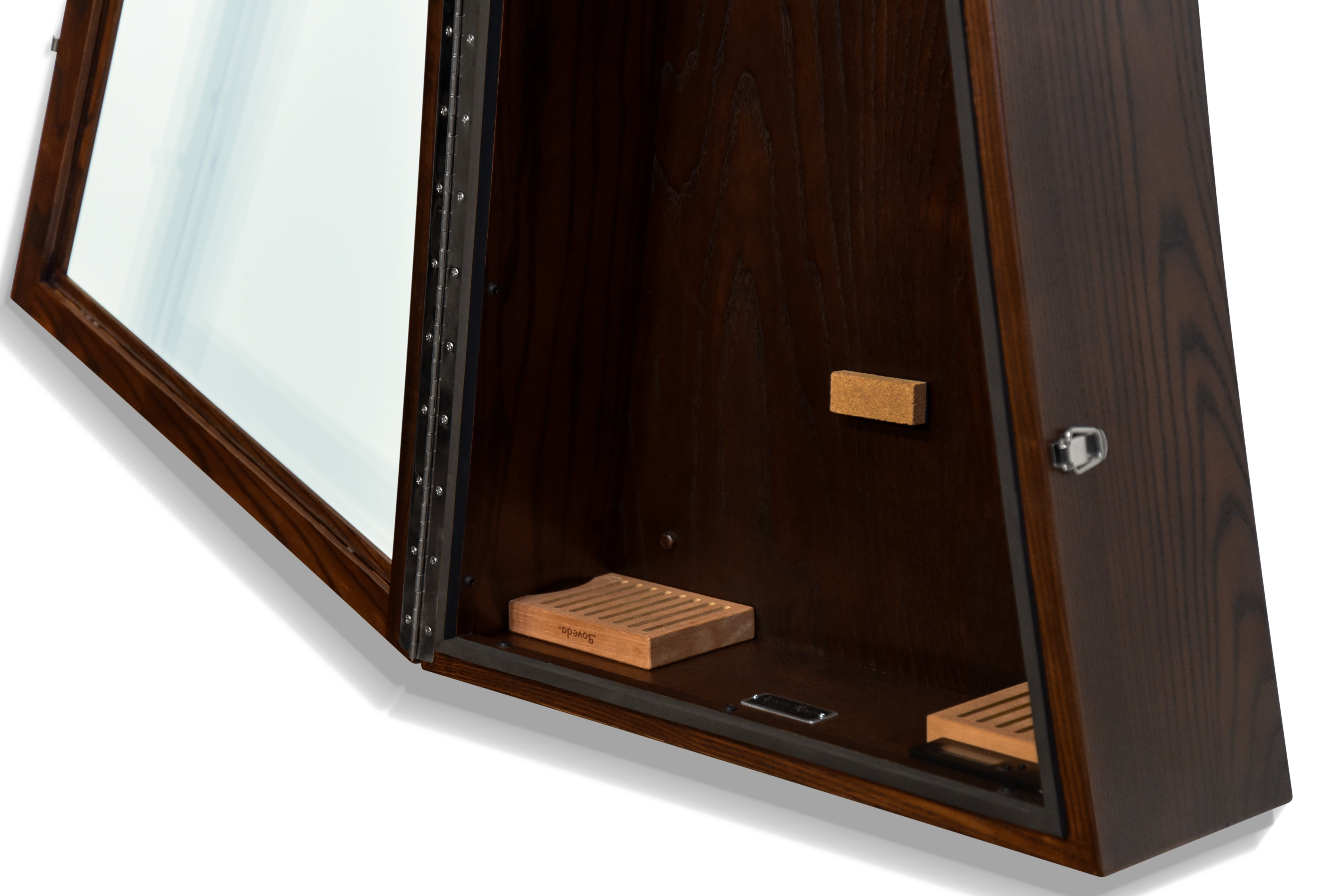 ClimaCase Triangle Humidor - Northern White Ash with Onyx Stain