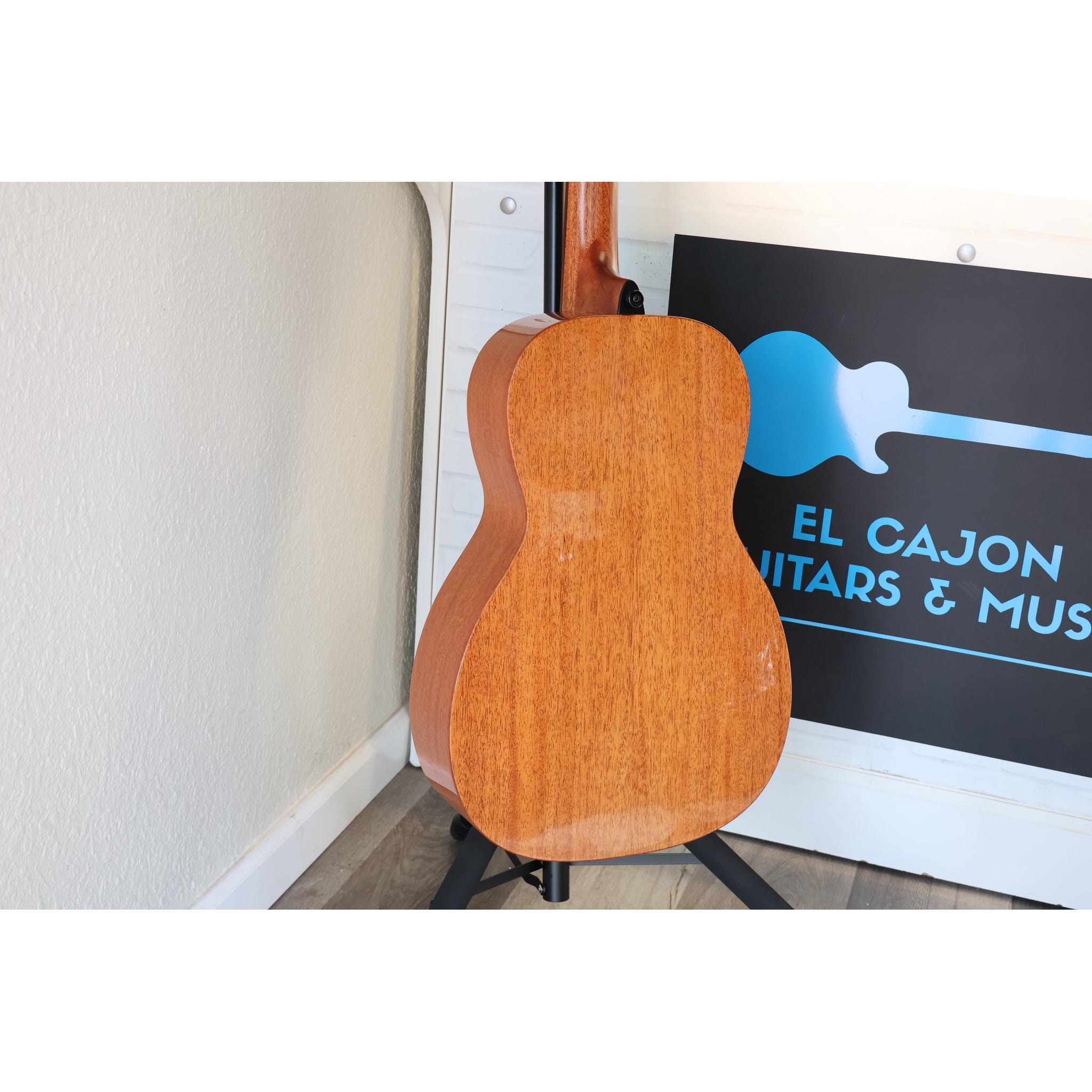 Lâg T98PE Tramontane 98 Parlor Acoustic-Electric Guitar