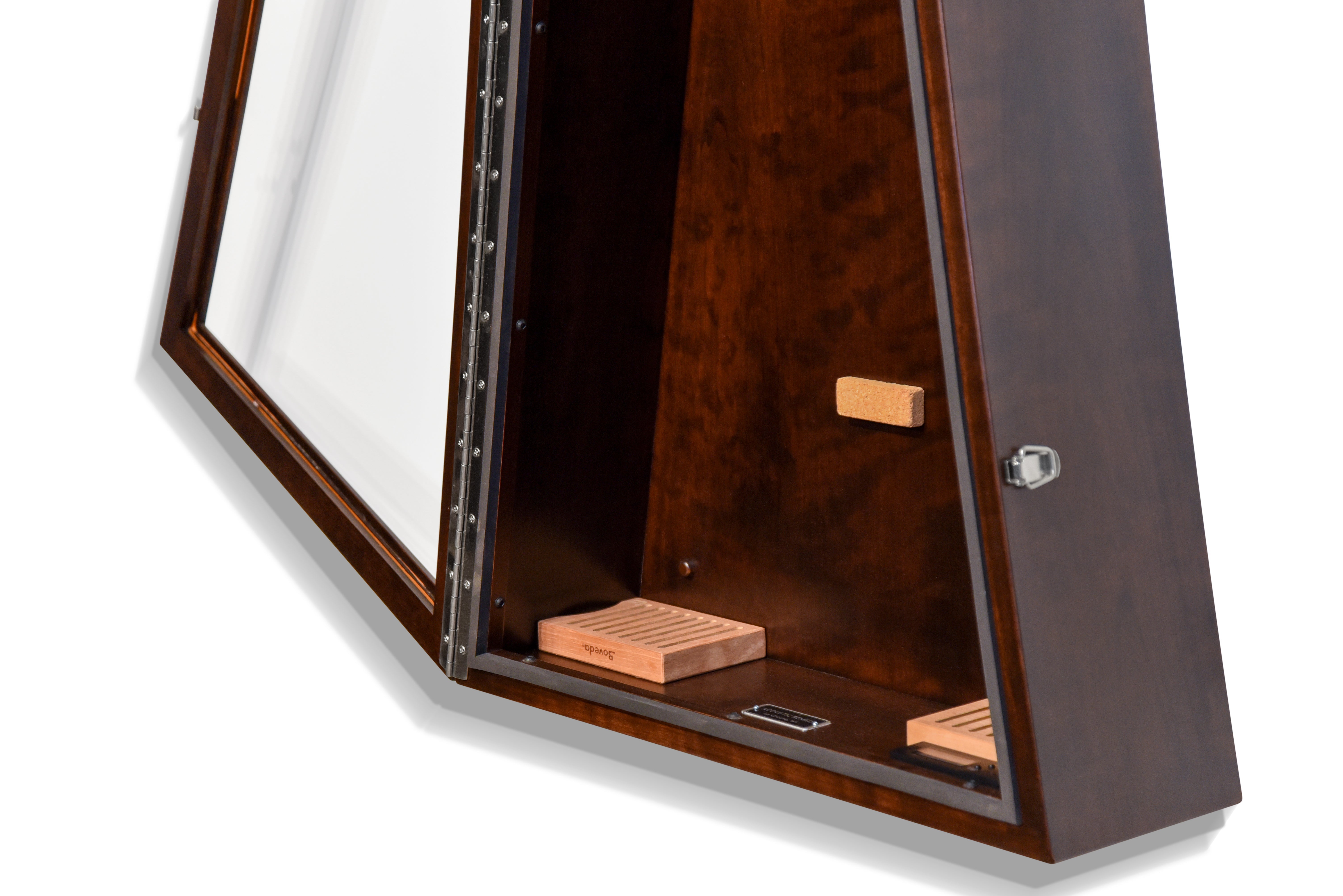 ClimaCase Triangle Humidor - Cherry with Onyx Stain