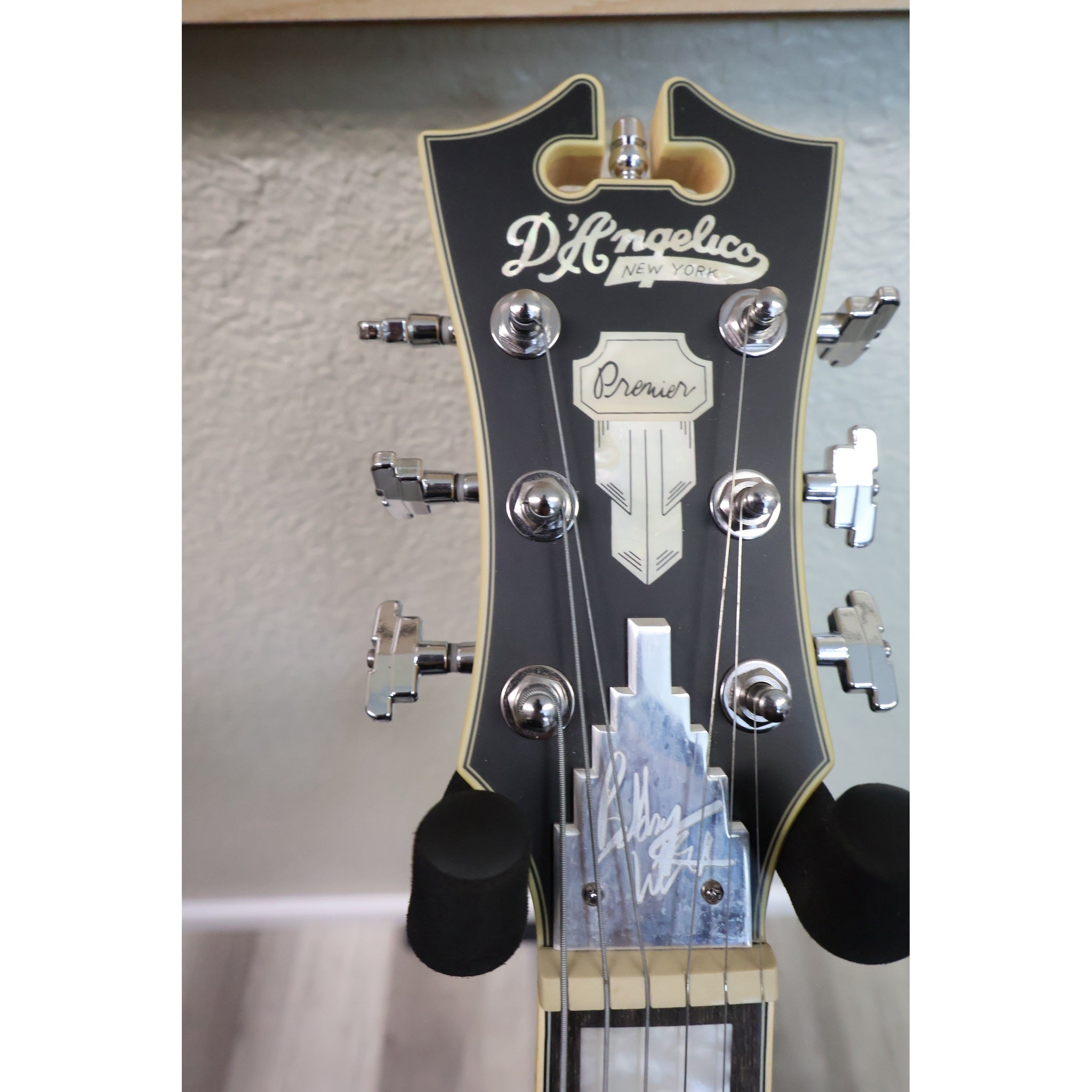 D'Angelico Premier Bob Weir Bedford headstock with Bob Weir signature truss rod cover