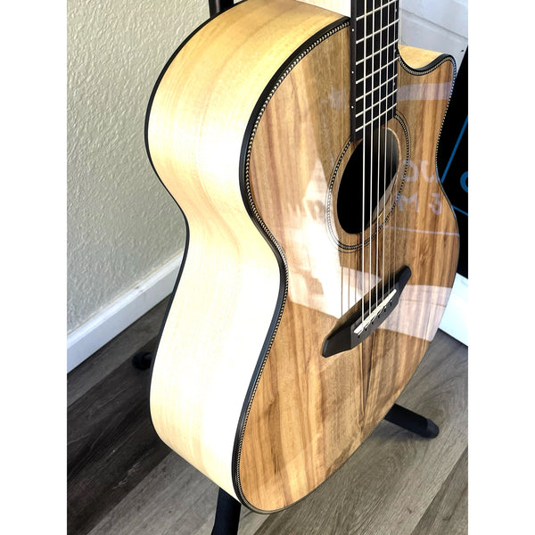 Angled view of the solid Myrtlewood top and non-cutaway side on Breedlove Oregon Dreadnought Concerto CE – serial 30844