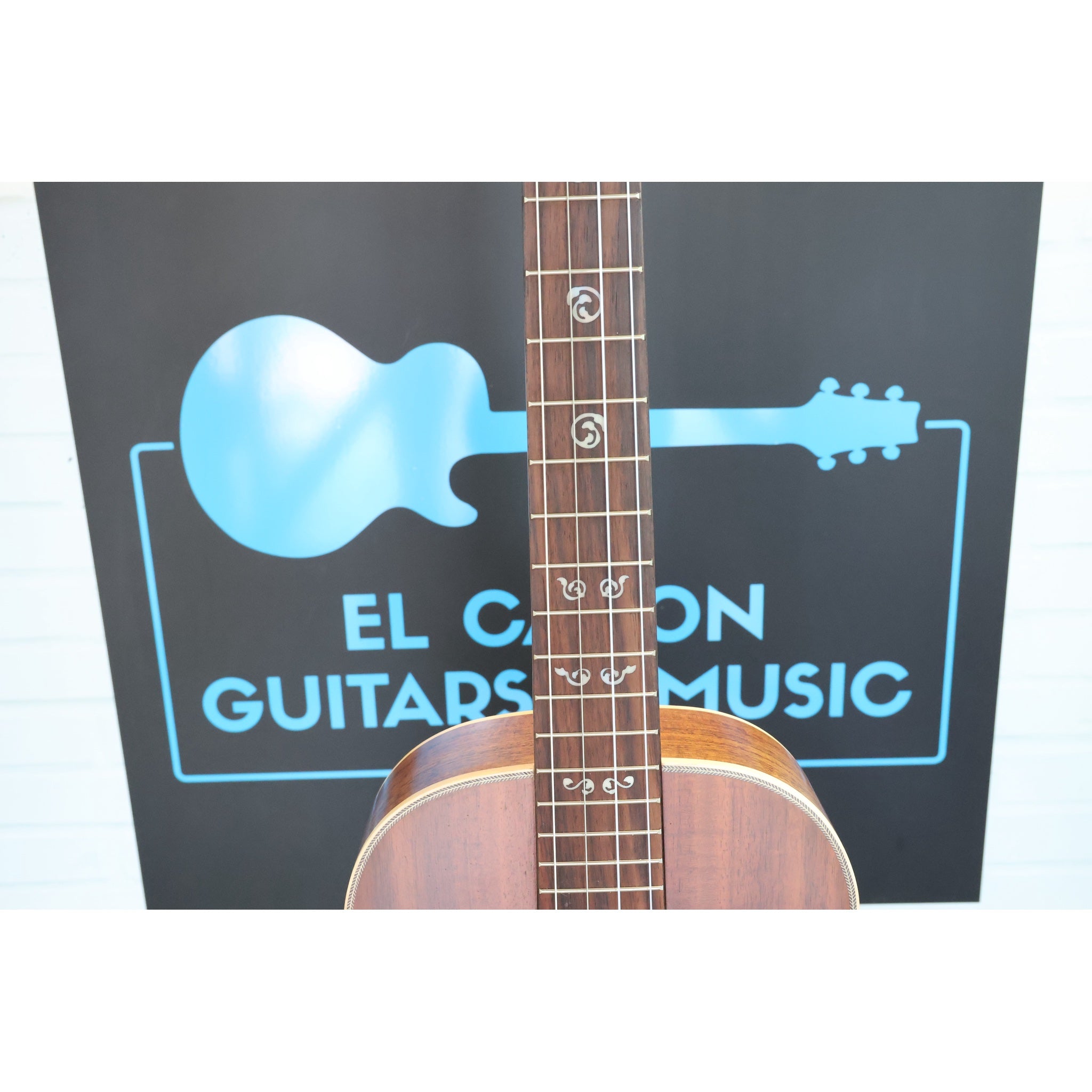 Kala KA-SA-B All-Solid Acacia Baritone Ukulele