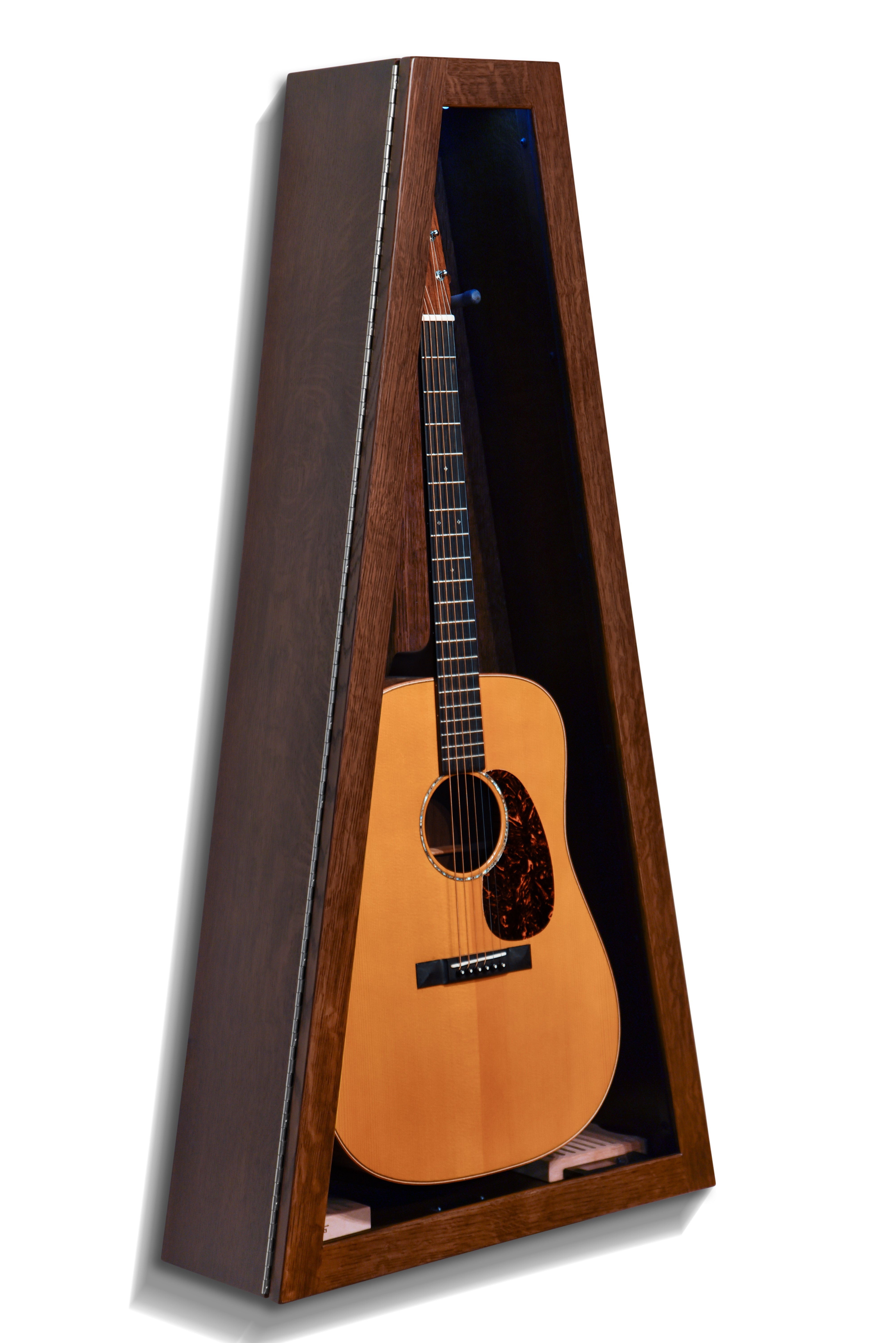 ClimaCase Triangle Humidor - Quartersawn White Oak with Onyx Stain