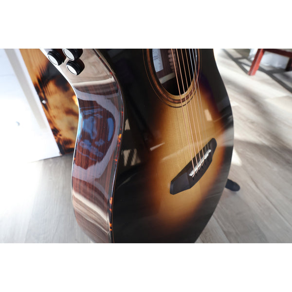 Breedlove Performer Pro Concertina Acoustic-Electric – Tobacco Burst | European Spruce / Rosewood | Fishman Flex Plus-T | Hardshell Case Included