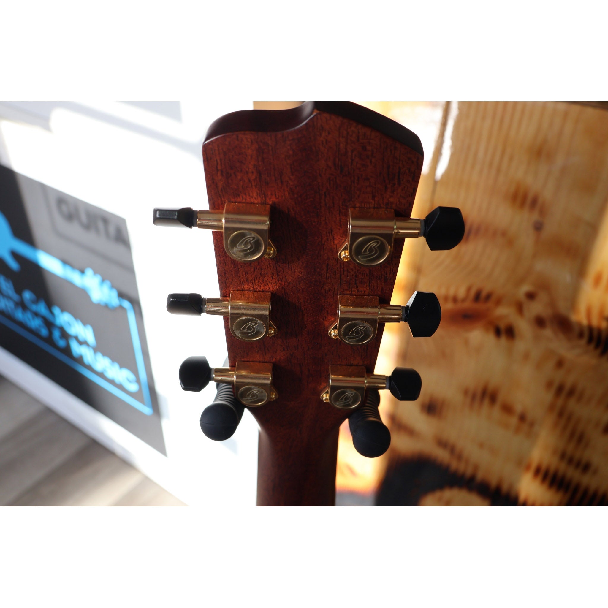 Breedlove Performer Pro Concertina Acoustic-Electric – Tobacco Burst | European Spruce / Rosewood | Fishman Flex Plus-T | Hardshell Case Included