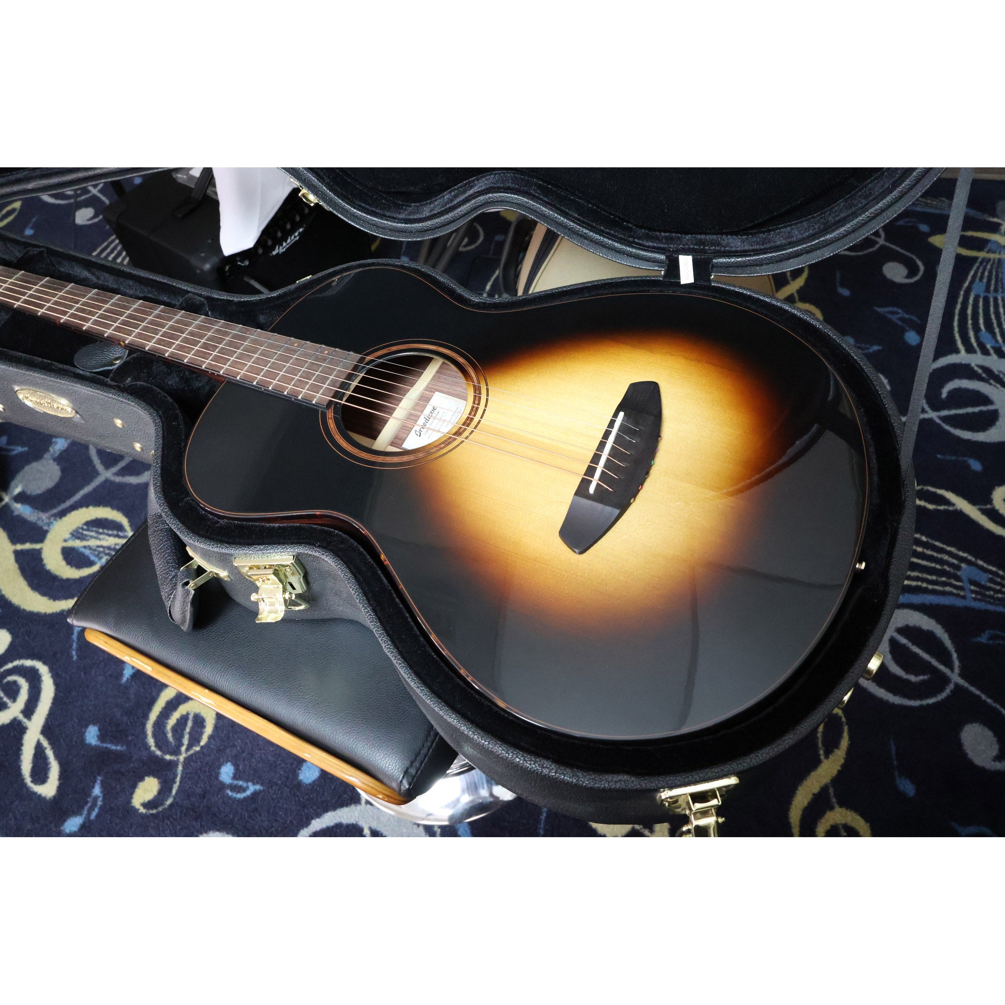 Breedlove Performer Pro Concertina Acoustic-Electric – Tobacco Burst | European Spruce / Rosewood | Fishman Flex Plus-T | Hardshell Case Included