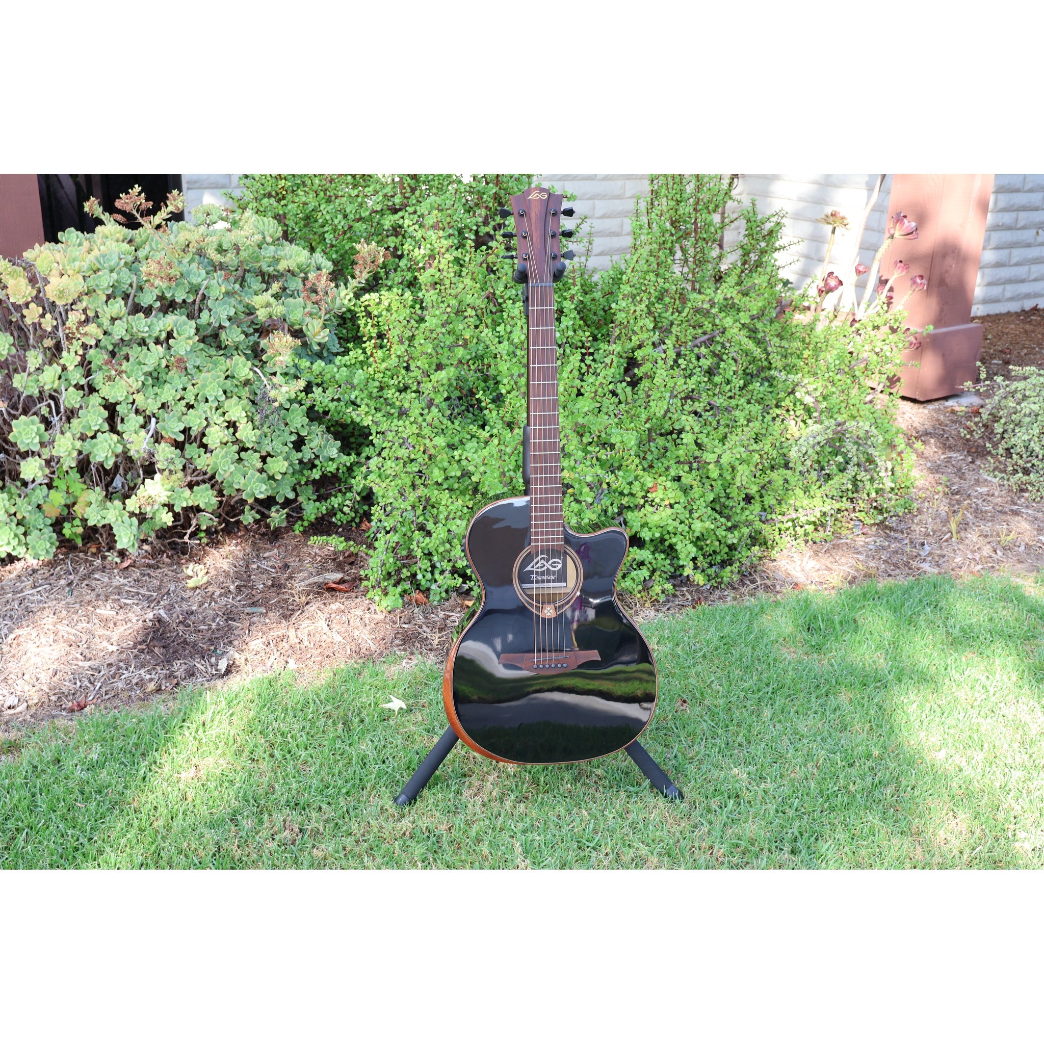 Lâg Tramontane Special T118 Auditorium Bevel Cutaway Acoustic-Electric Guitar – Black