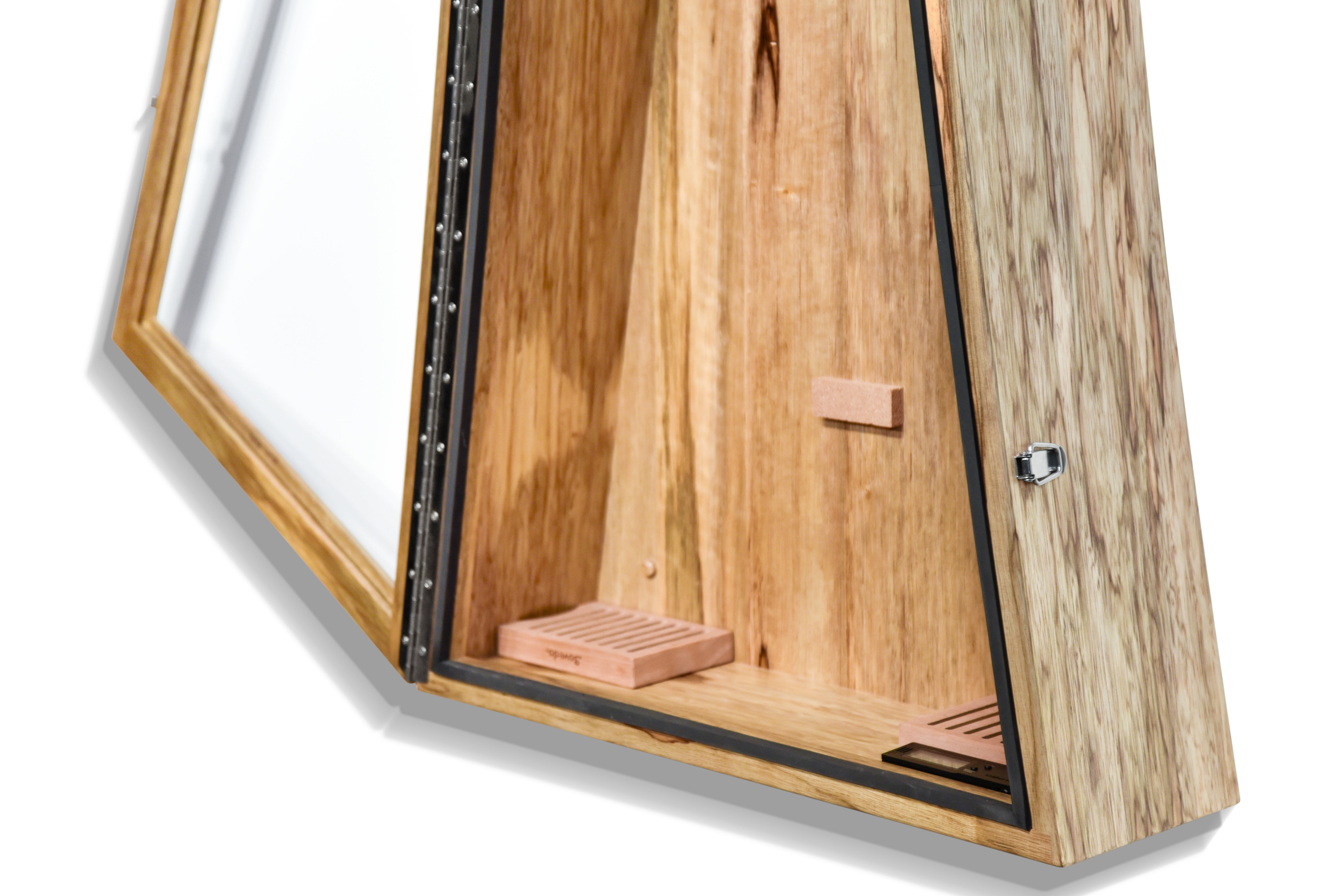 ClimaCase Triangle Humidor - Black Limba