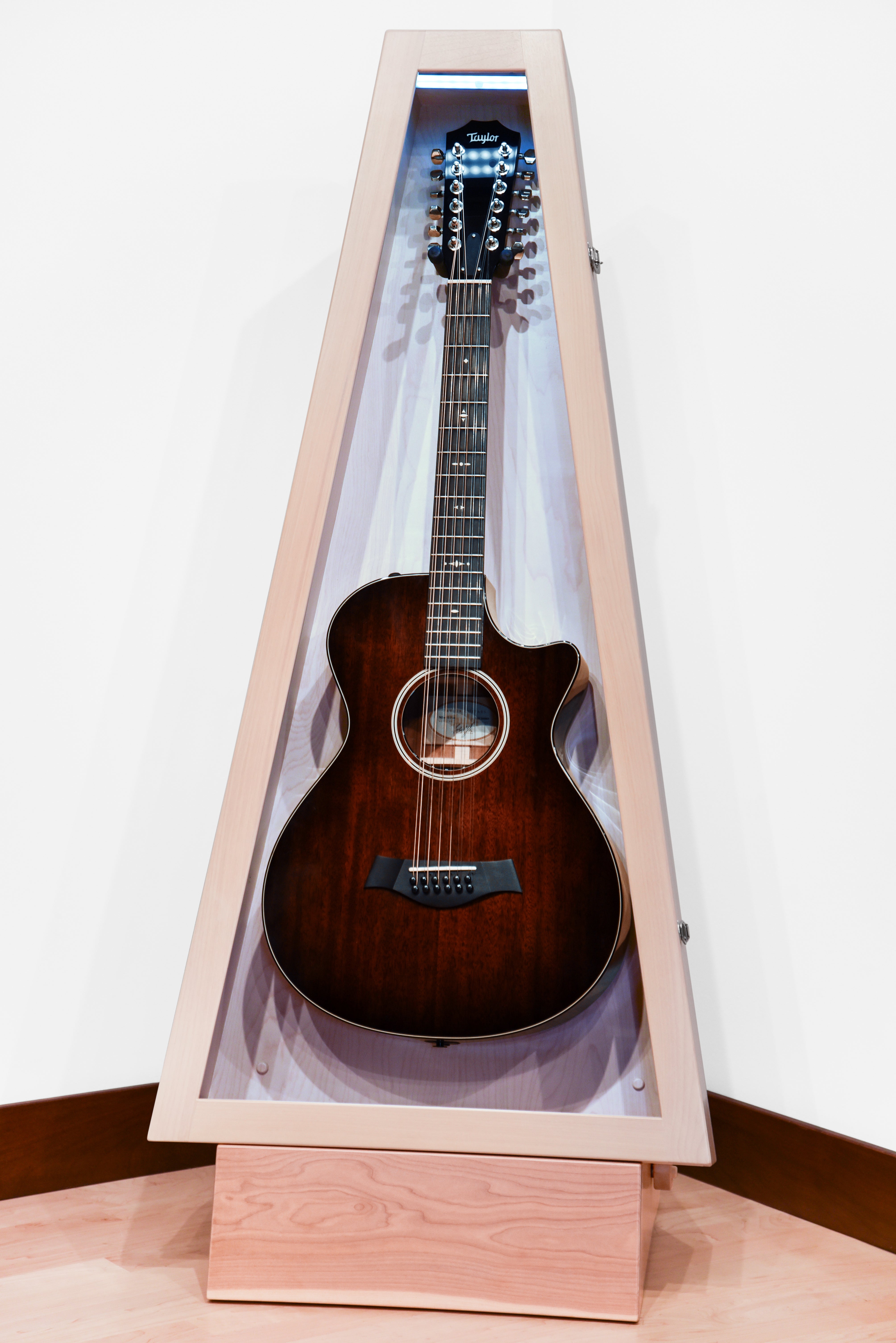 ClimaStand Triangle Humidor with Base - Birch with Campbell White Stain