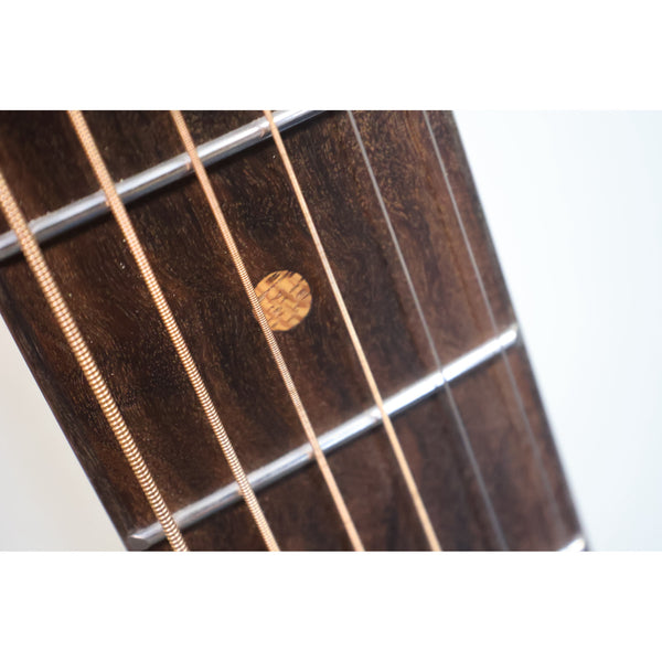 Teton STG110NT fretboard dot inlays and upper bout close-up