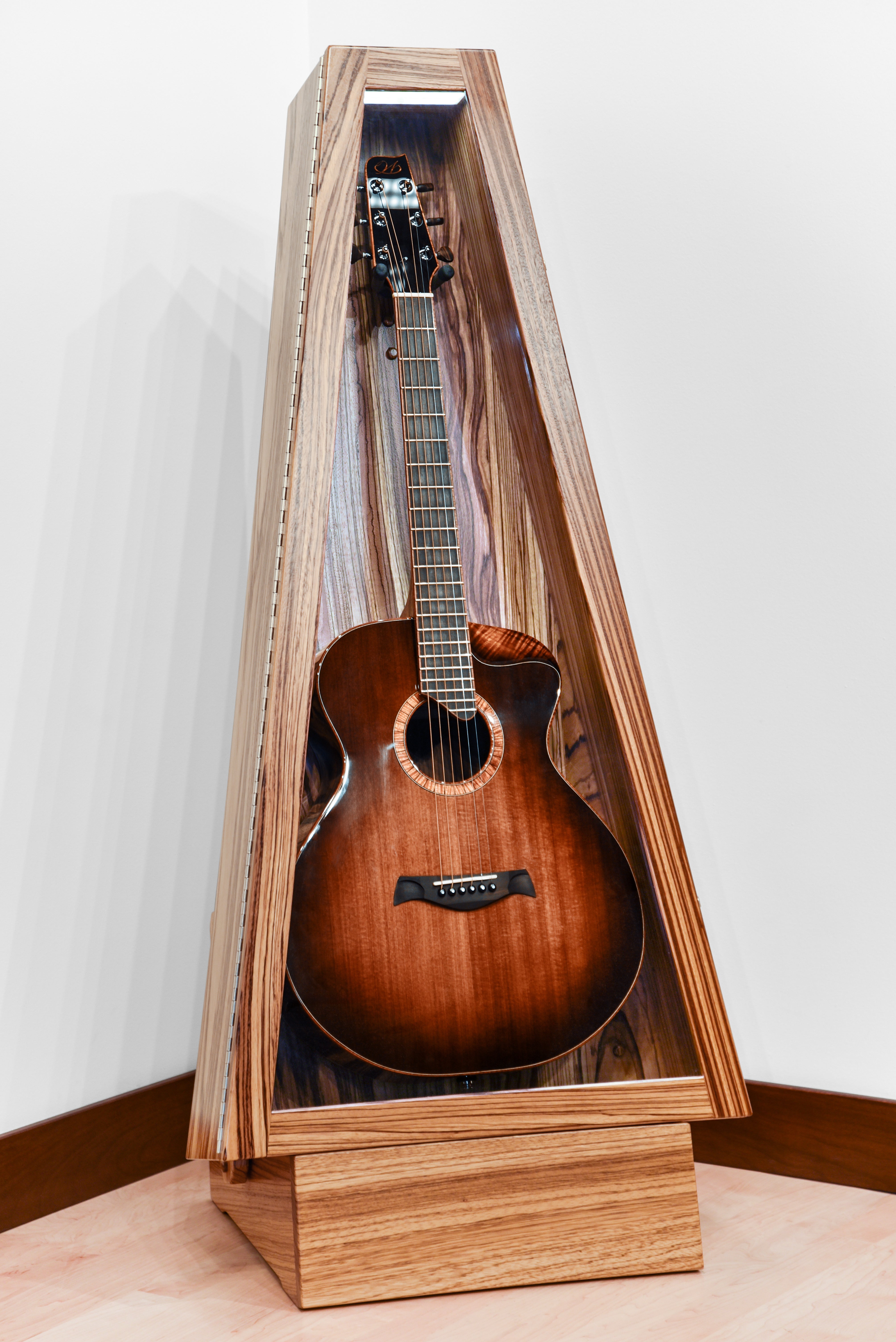 ClimaStand Triangle Humidor with Base - Zebrawood