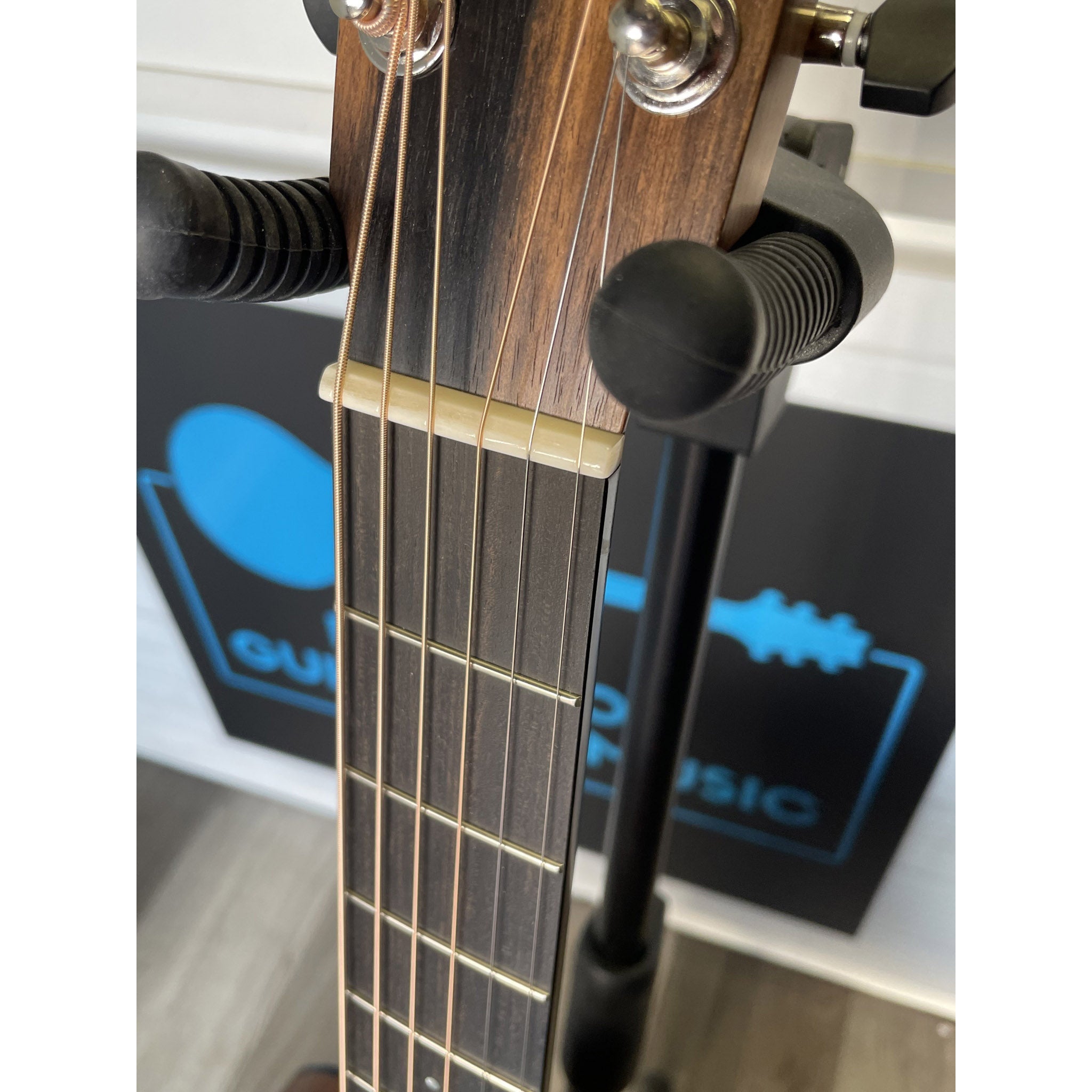NAMM 2026 Show Piece Breedlove Roots Dreadnought SMe Edgeburst at El Cajon Guitars & Music, ecgmusic.com nut