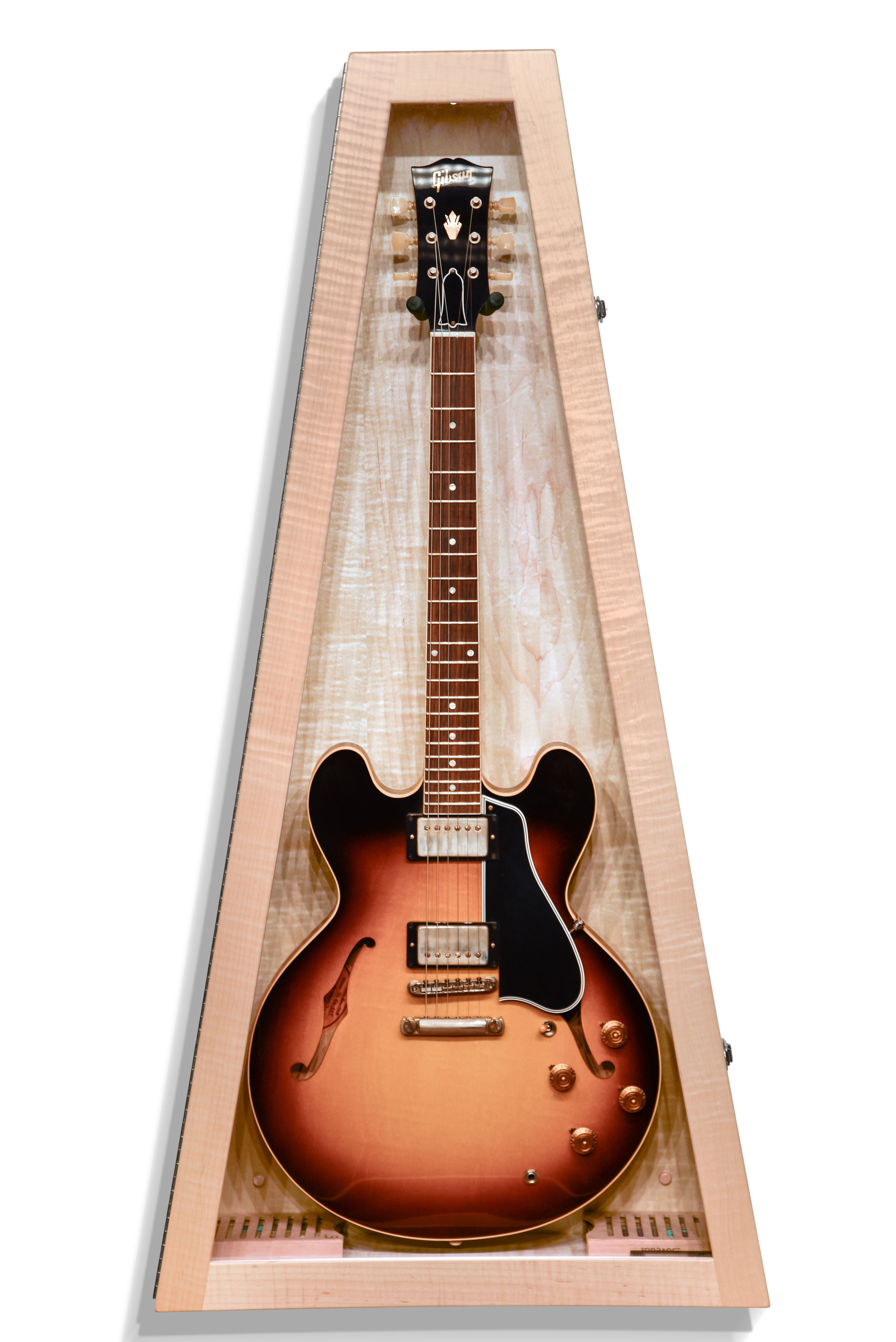 ClimaCase Triangle Humidor - Flamed Maple