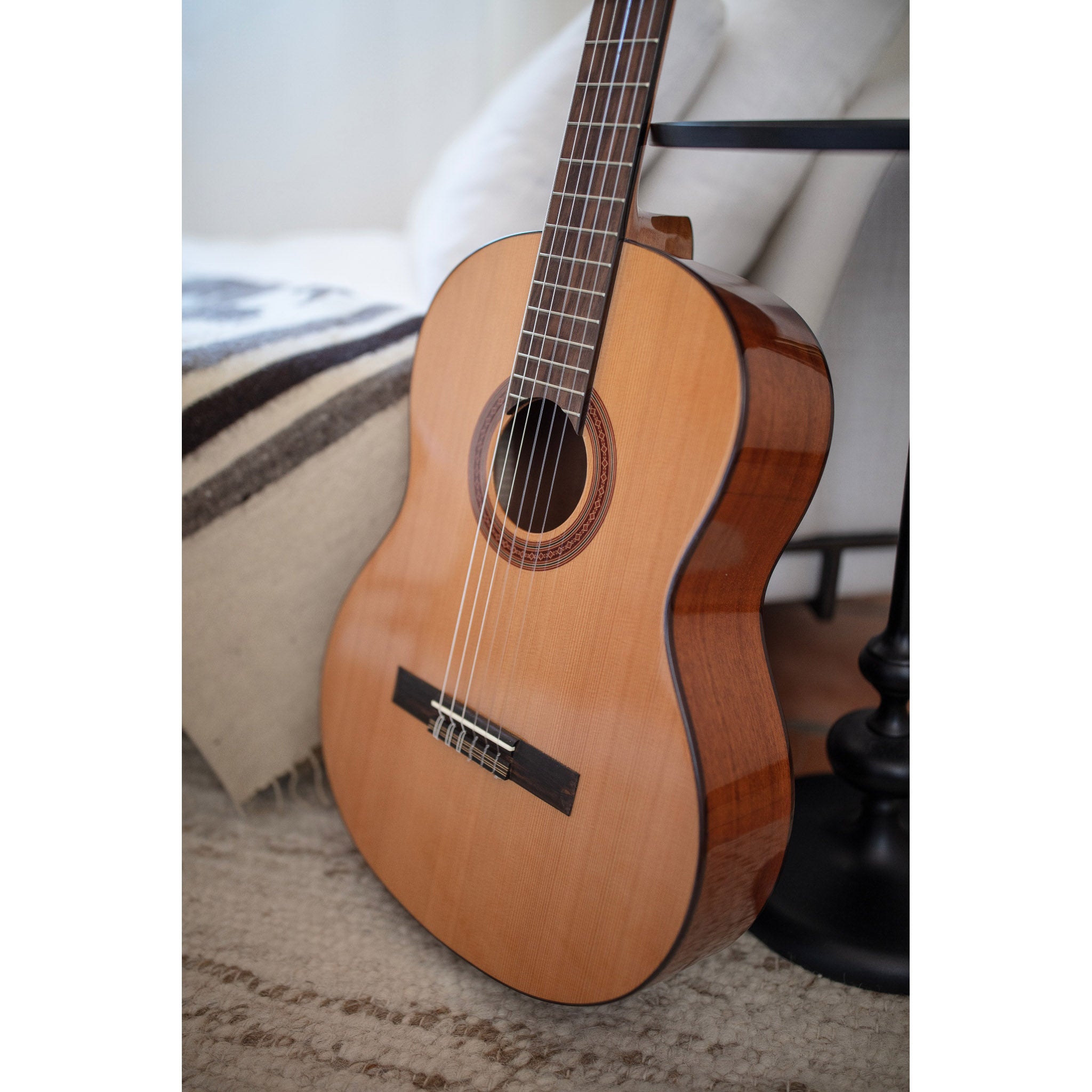 Córdoba C5 CD Classical Guitar – Solid Cedar Top