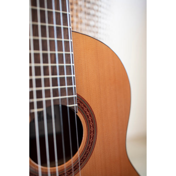 Córdoba C5 CD Classical Guitar – Solid Cedar Top