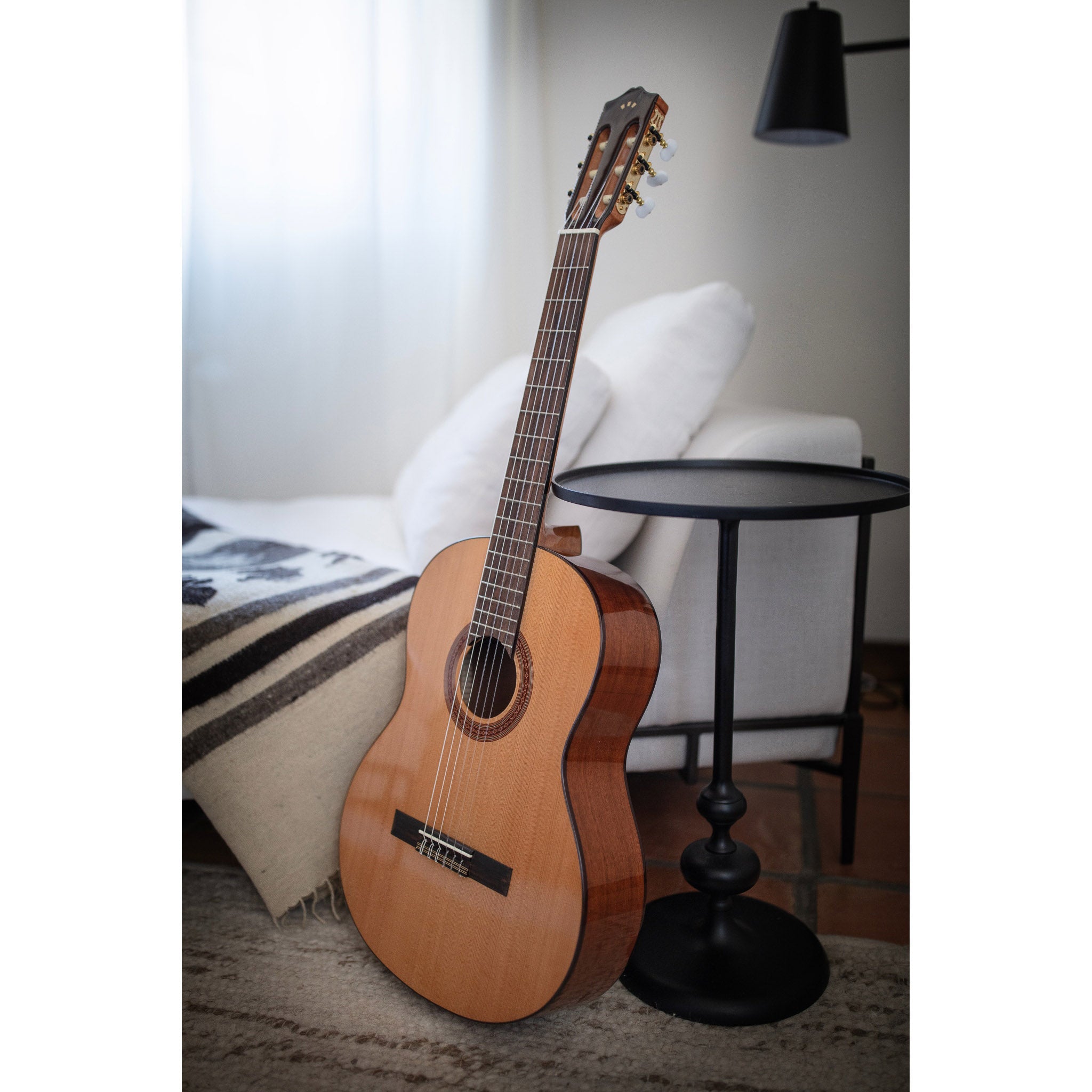 Córdoba C5 CD Classical Guitar – Solid Cedar Top