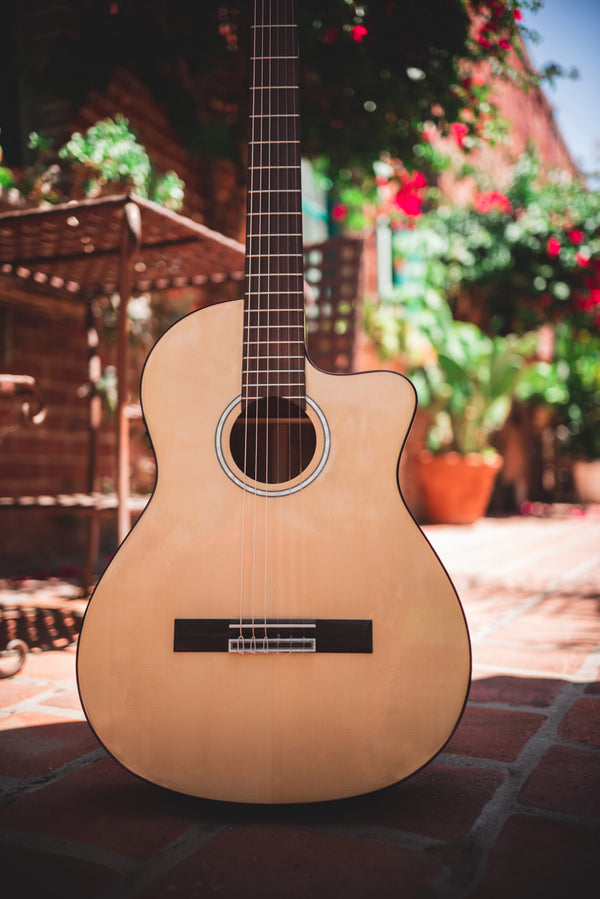 Córdoba Fusion 5 Nylon String Crossover Classical Guitar