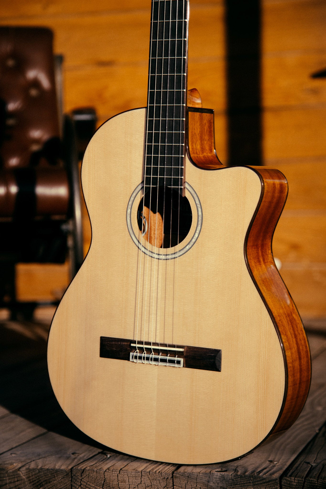 Córdoba Fusion 5 Nylon String Crossover Classical Guitar