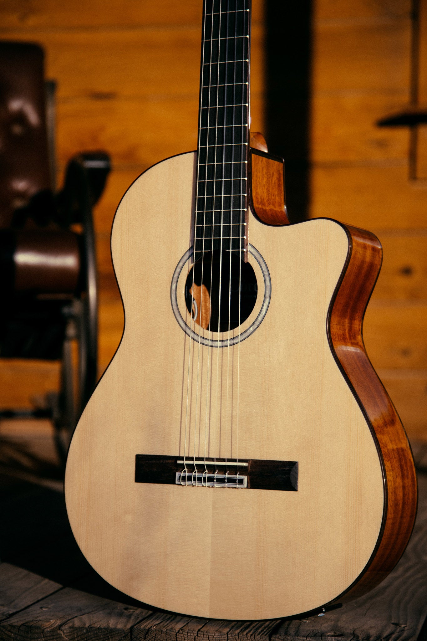 Córdoba Fusion 5 Nylon String Crossover Classical Guitar