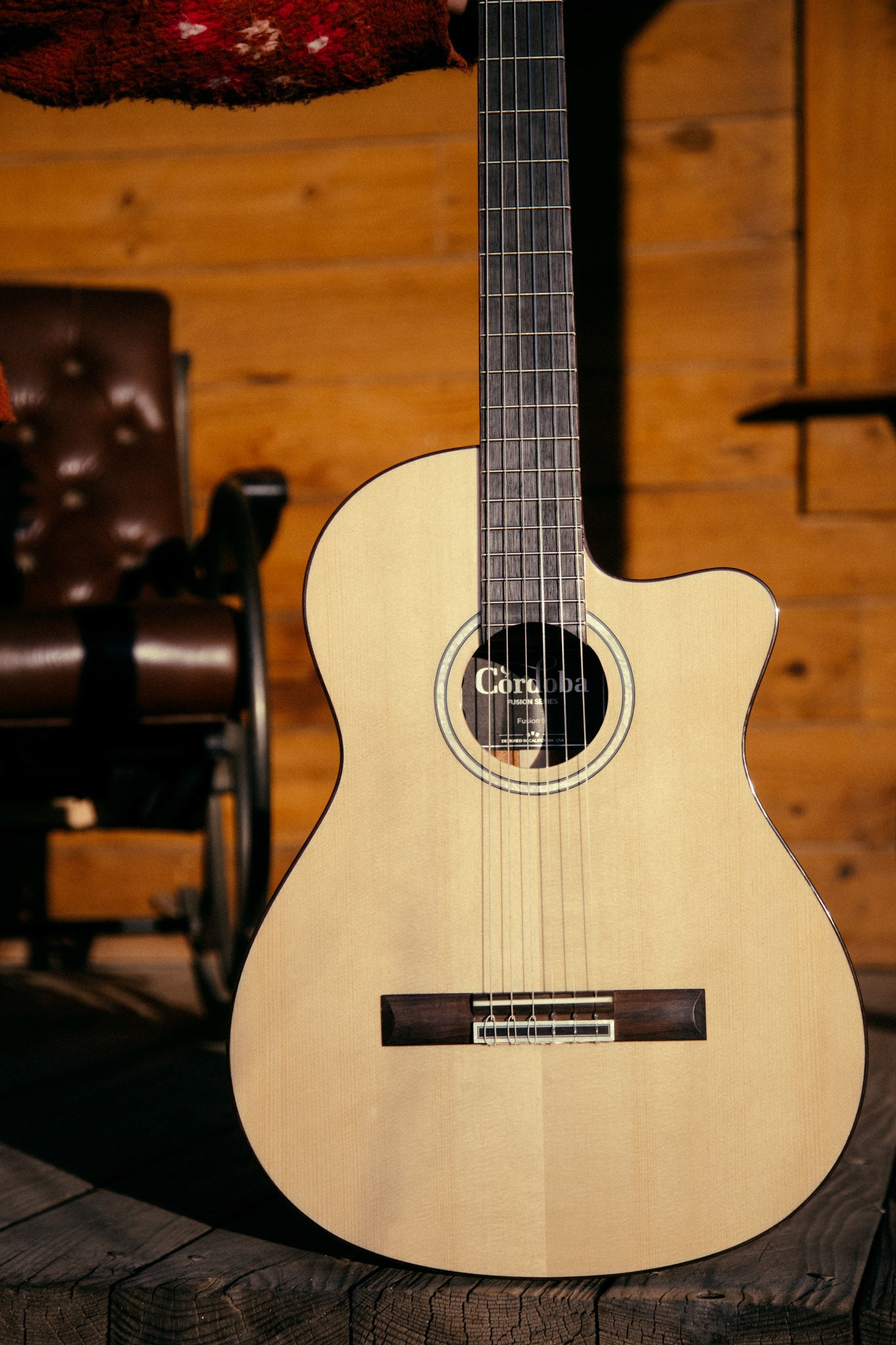 Córdoba Fusion 5 Nylon String Crossover Classical Guitar