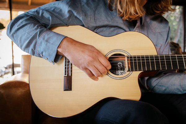 Córdoba Fusion 5 Nylon String Crossover Classical Guitar