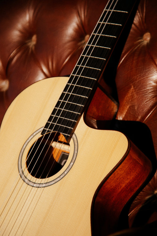 Córdoba Fusion 5 Nylon String Crossover Classical Guitar