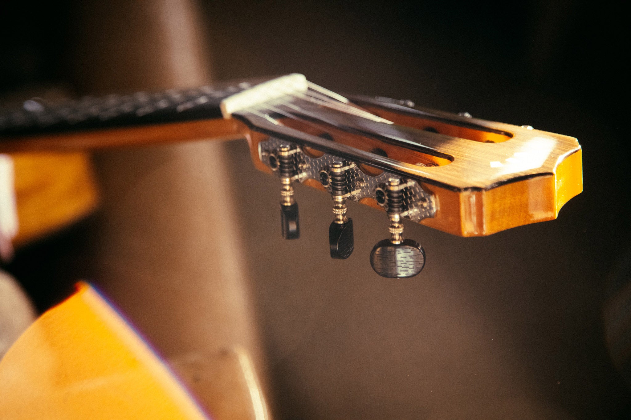 Córdoba Fusion 5 Nylon String Crossover Classical Guitar
