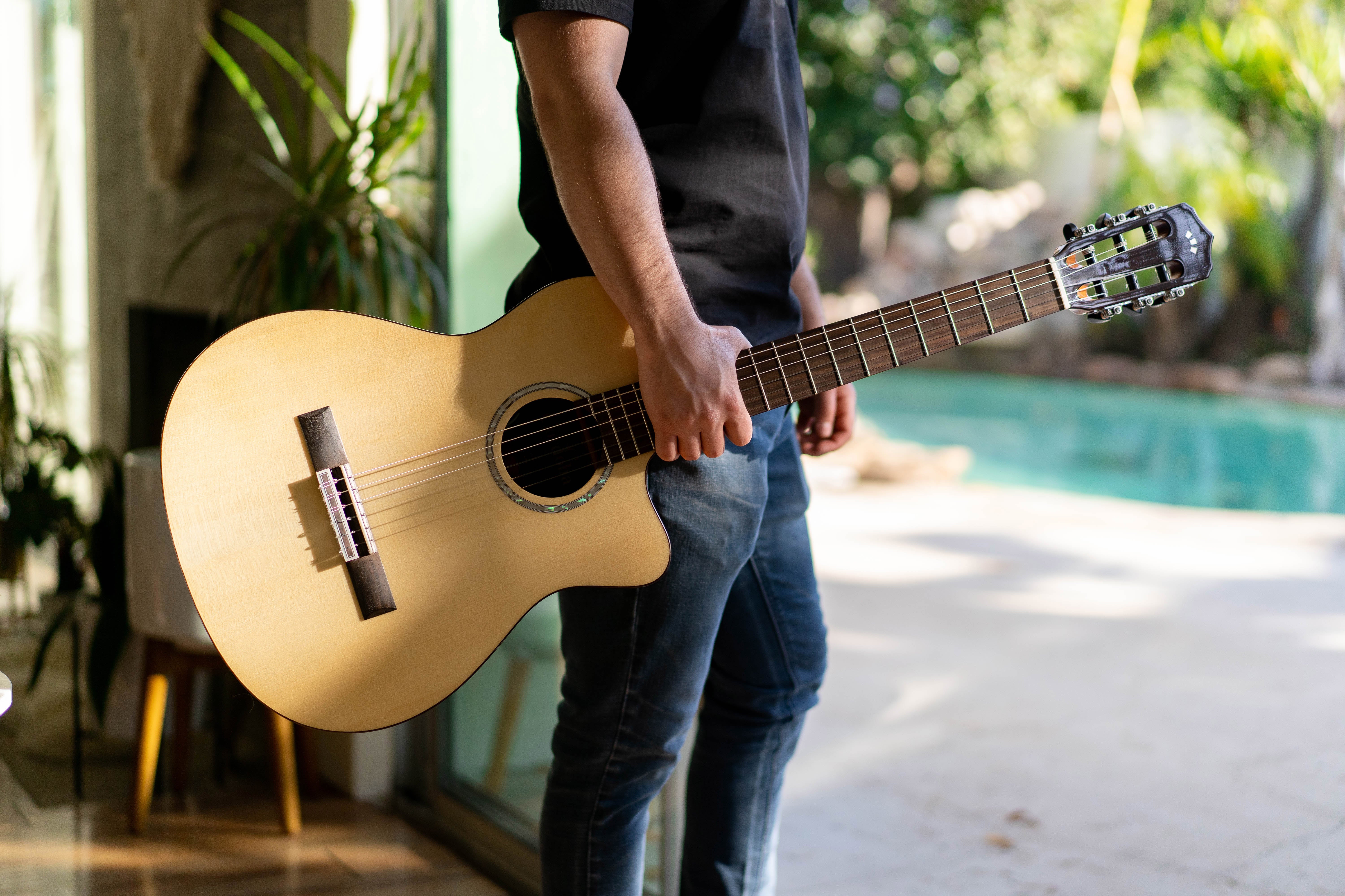 Córdoba Fusion 5 Nylon String Crossover Classical Guitar