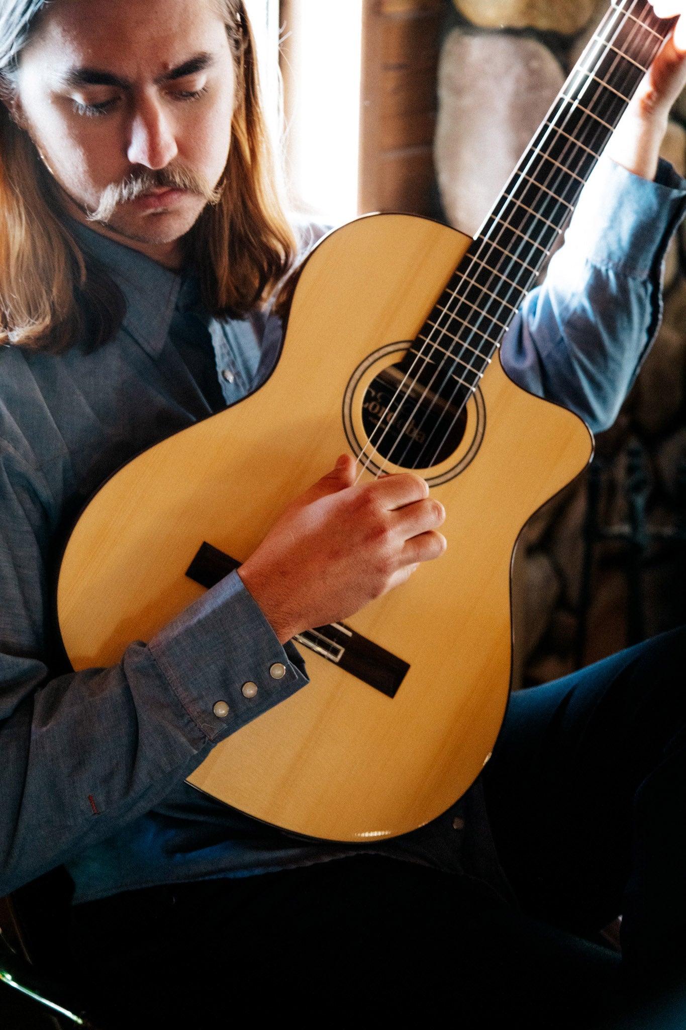 Córdoba Fusion 5 Nylon String Crossover Classical Guitar