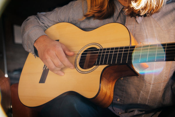 Córdoba Fusion 5 Nylon String Crossover Classical Guitar