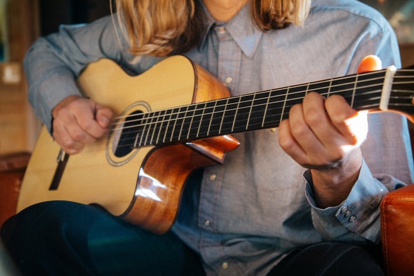 Córdoba Fusion 5 Nylon String Crossover Classical Guitar