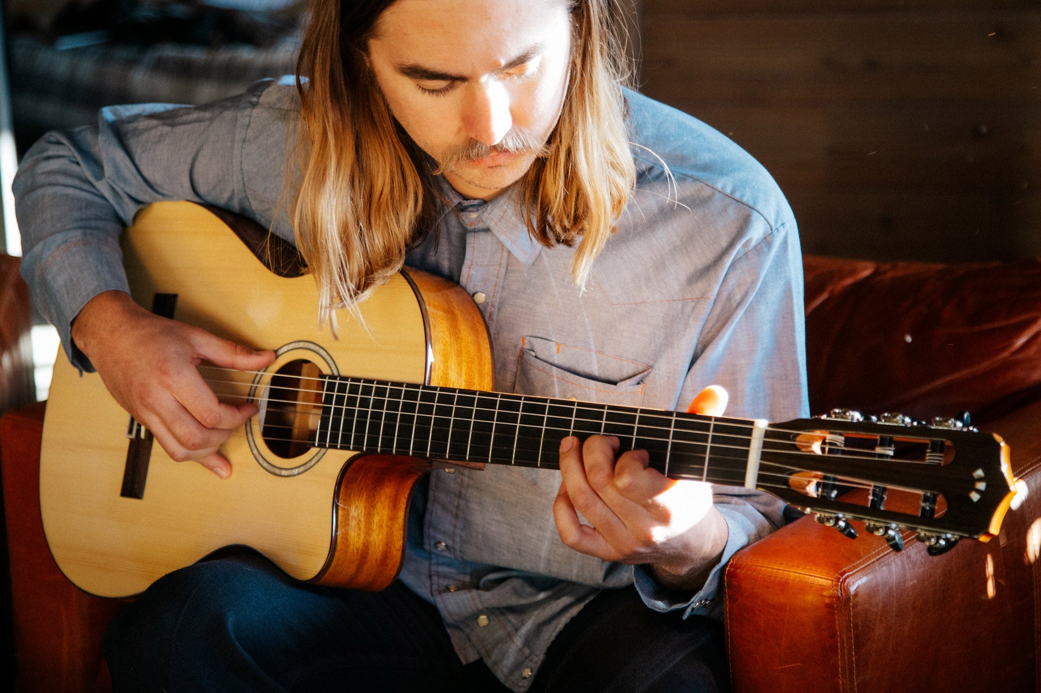Córdoba Fusion 5 Nylon String Crossover Classical Guitar