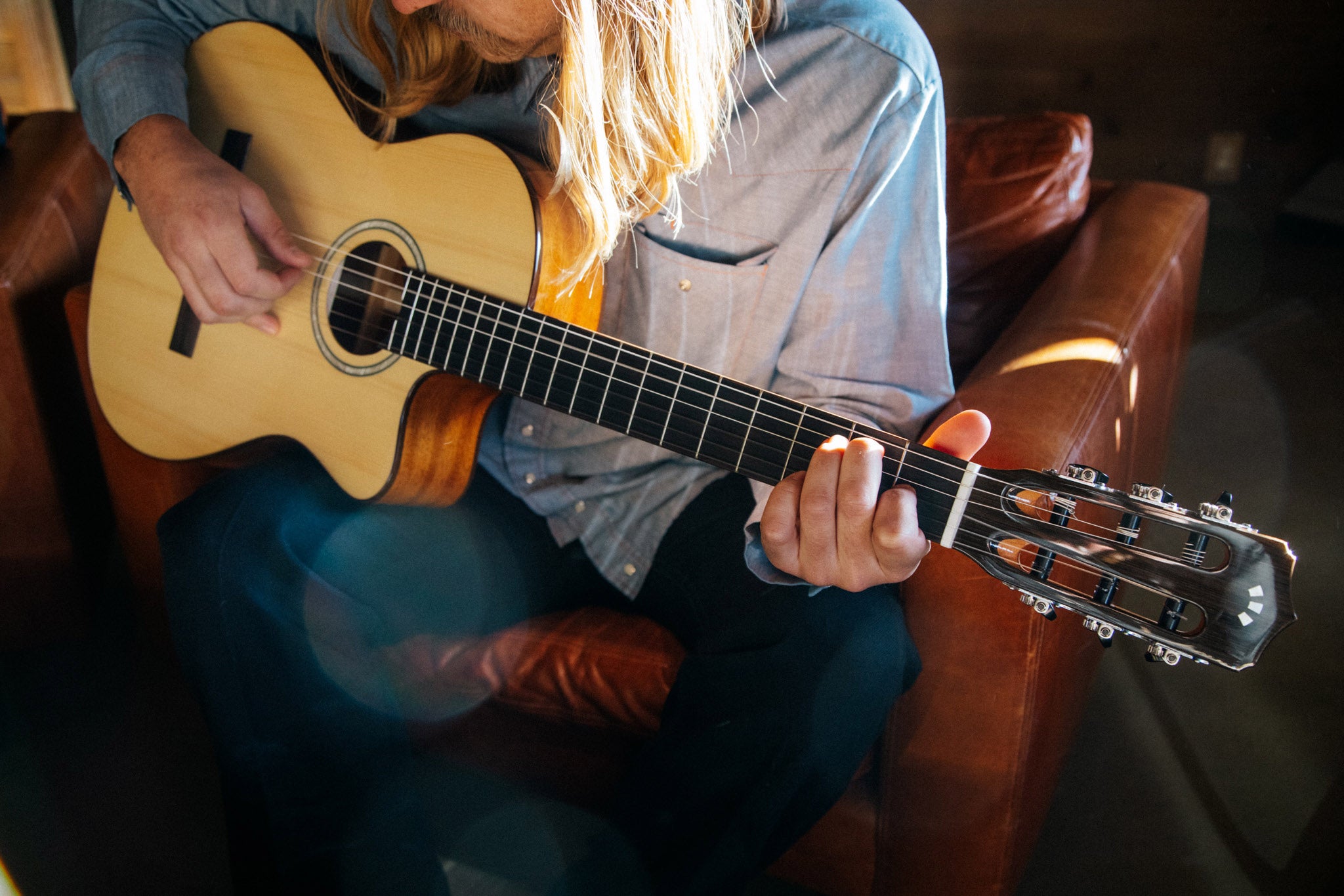 Córdoba Fusion 5 Nylon String Crossover Classical Guitar