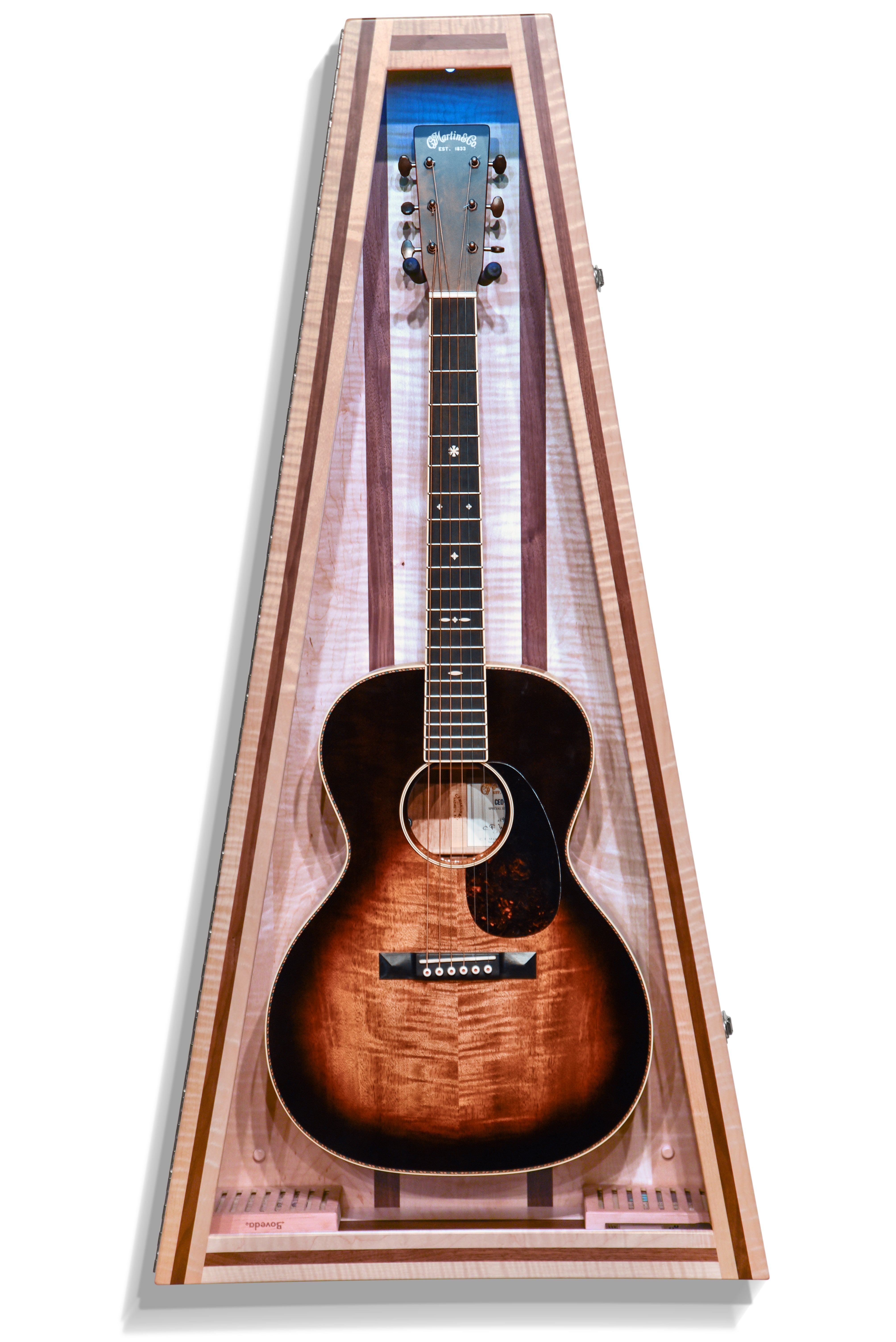 ClimaCase Triangle Humidor - Flamed Maple with Walnut