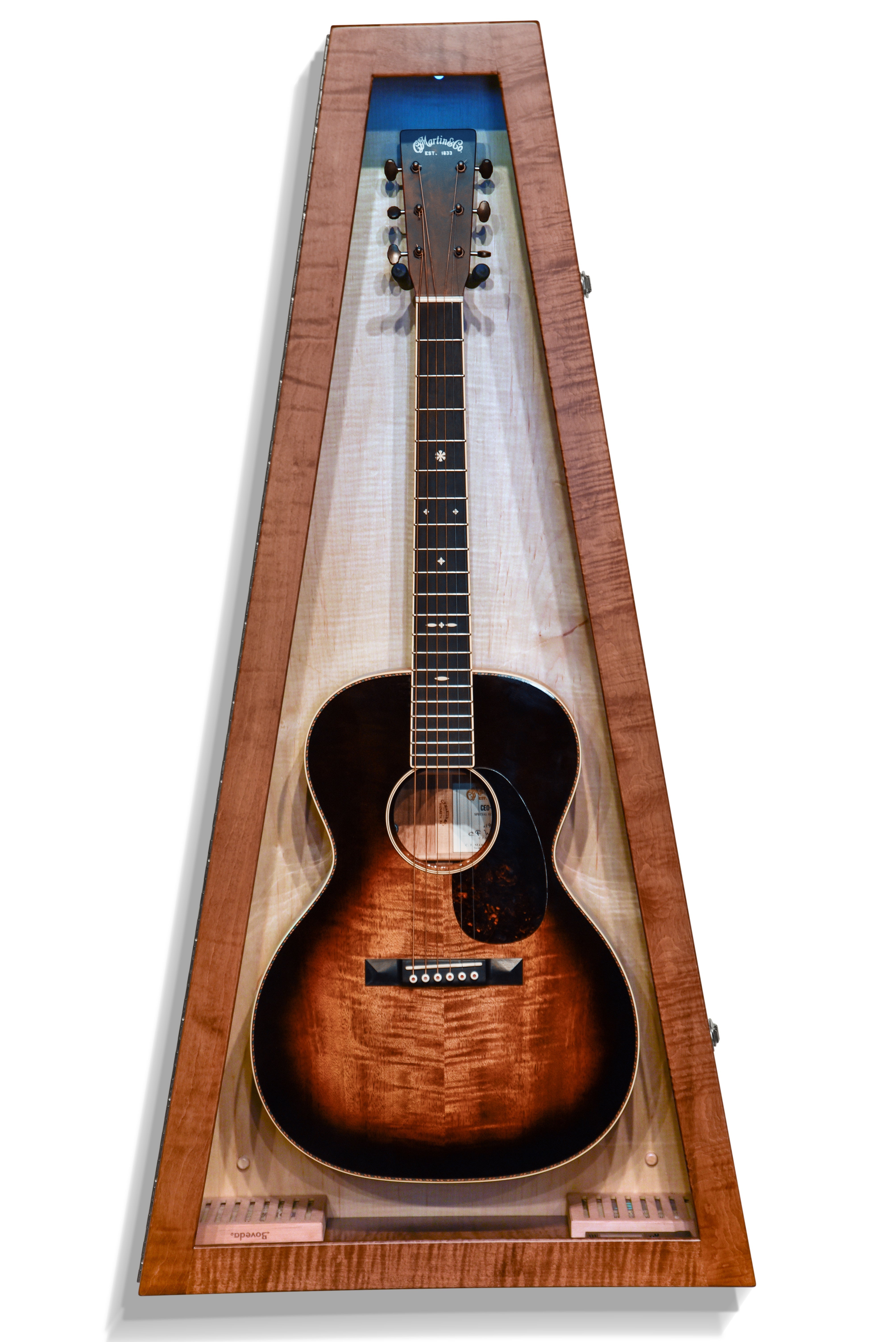 ClimaCase Triangle Humidor - Flamed Maple with Boston Stain and Natural Flamed Maple Back